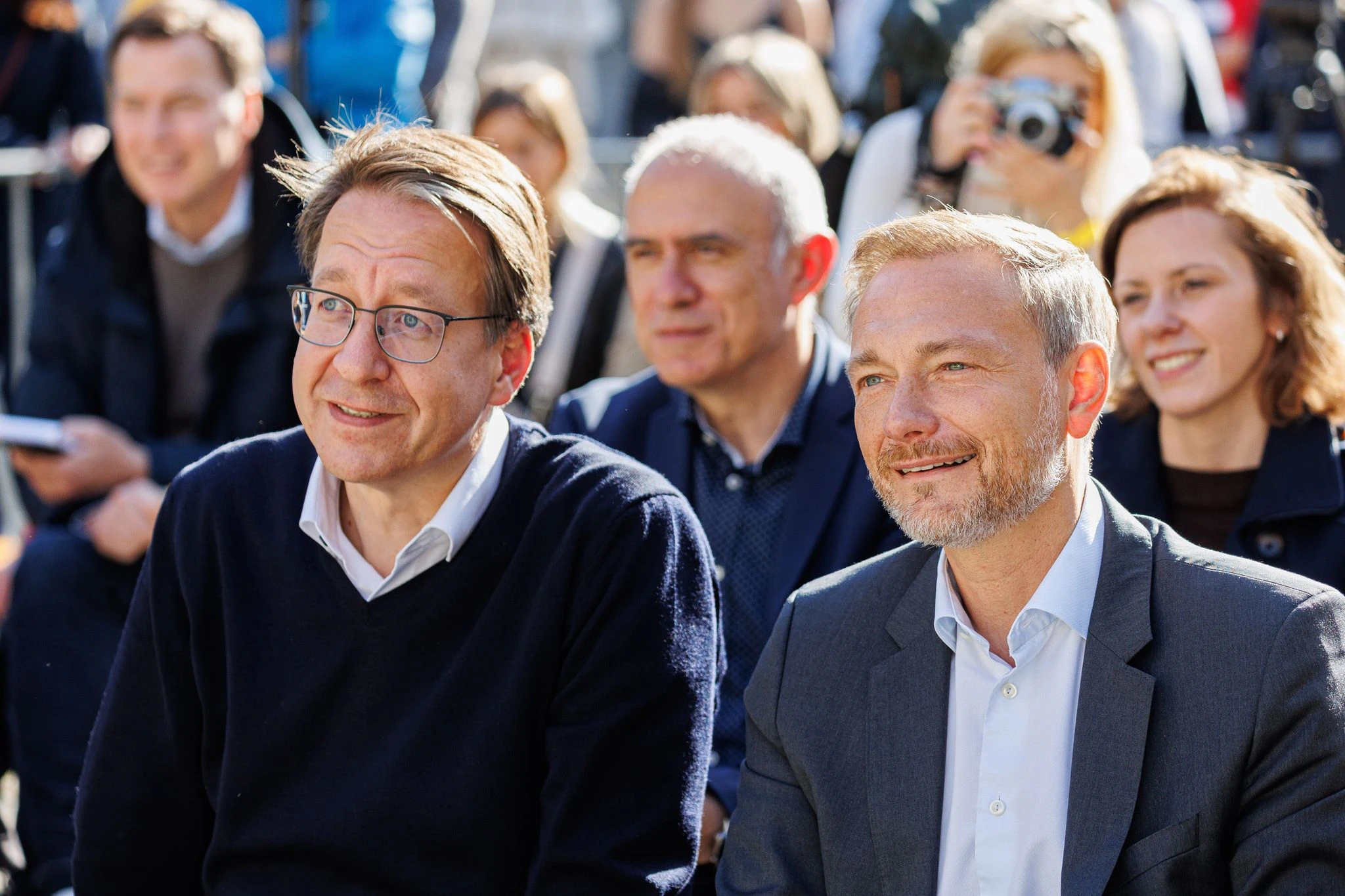 Stefan Birkner (l), FDP-Spitzenkandidat für die Landtagswahl in Niedersachsen, und Christian Lindner (r), Bundesminister für Finanzen, in Braunschweig.  