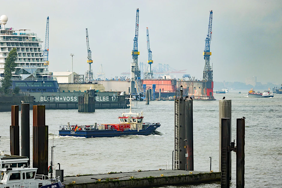 Der Hamburger Hafen.  