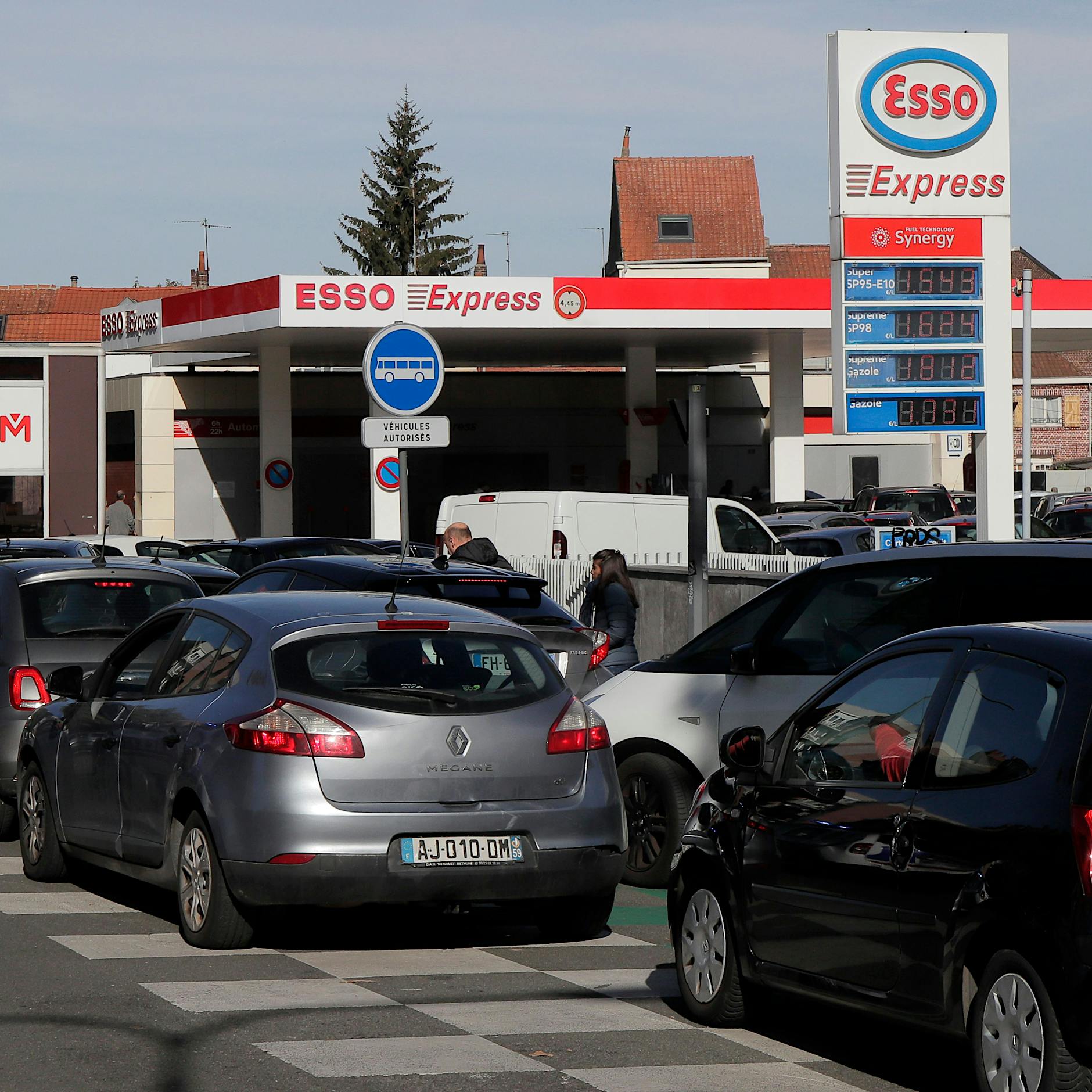In Frankreich werden Benzin und Diesel knapp