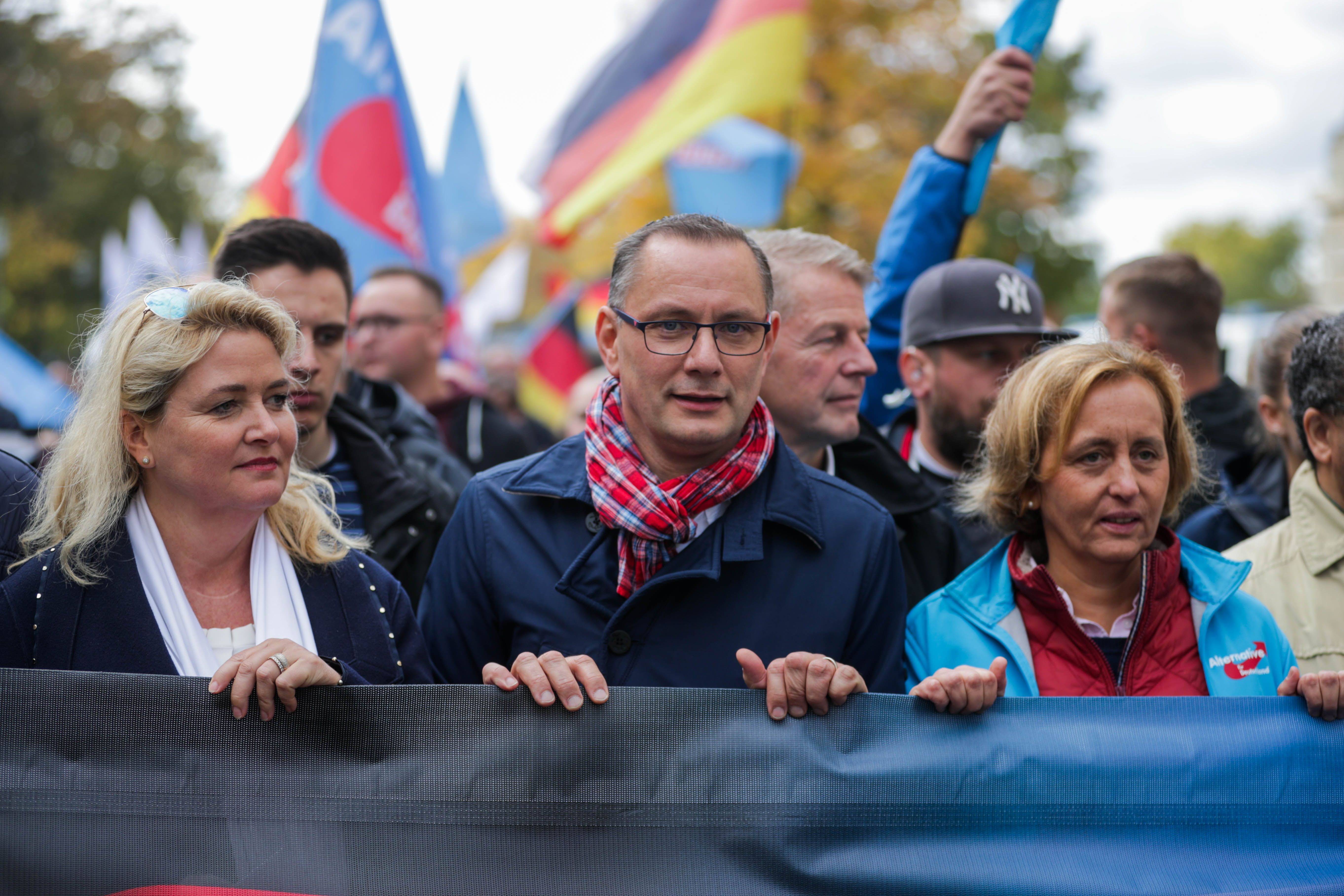 Image - Update: So wurden Teilnehmer der AfD-Demo in Berlin ausgetrickst: Das steckt hinter dem ‚Reiseservice Hahn‘ +++ DIESES Berliner Hostel wirft 150 AfD-Gäste raus