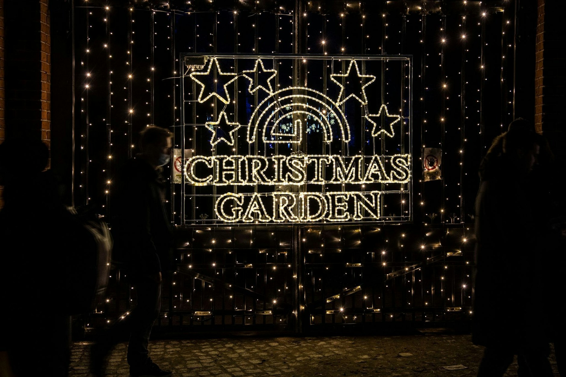 ARCHIV - Der Christmas Garden Berlin im Botanischen Garten.  