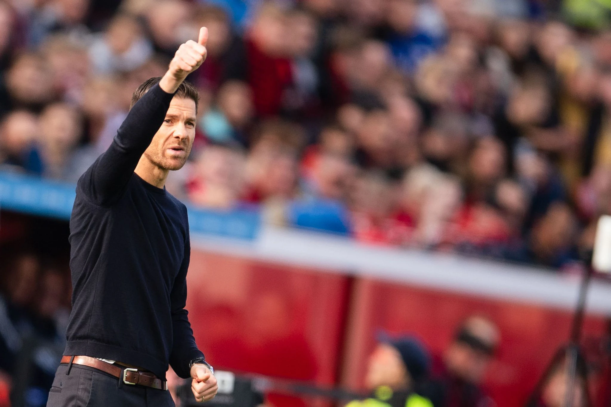 Gelungener Einstand: Leverkusens Trainer Xabi Alonso feiert gleich einen Sieg mit seinem neuen Club.   - Nutzung nur nach schriftlicher Vereinbarung mit der dpa