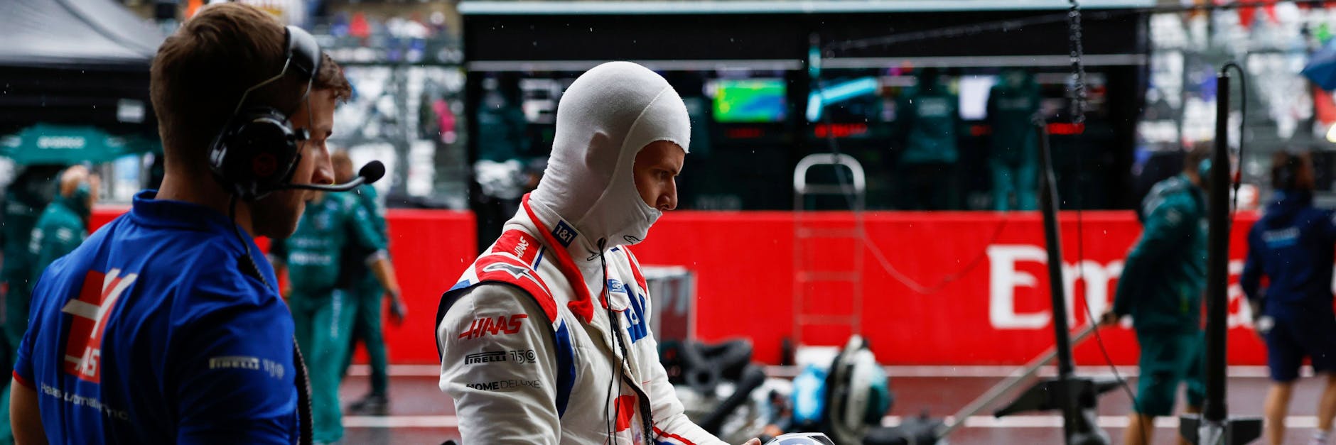 Frust herrschte bei Mick Schumacher (23). Sein Haas-Team wählte im Regen in Japan die falsche Strategie, brachte den Deutschen um wichtige WM-Punkte.