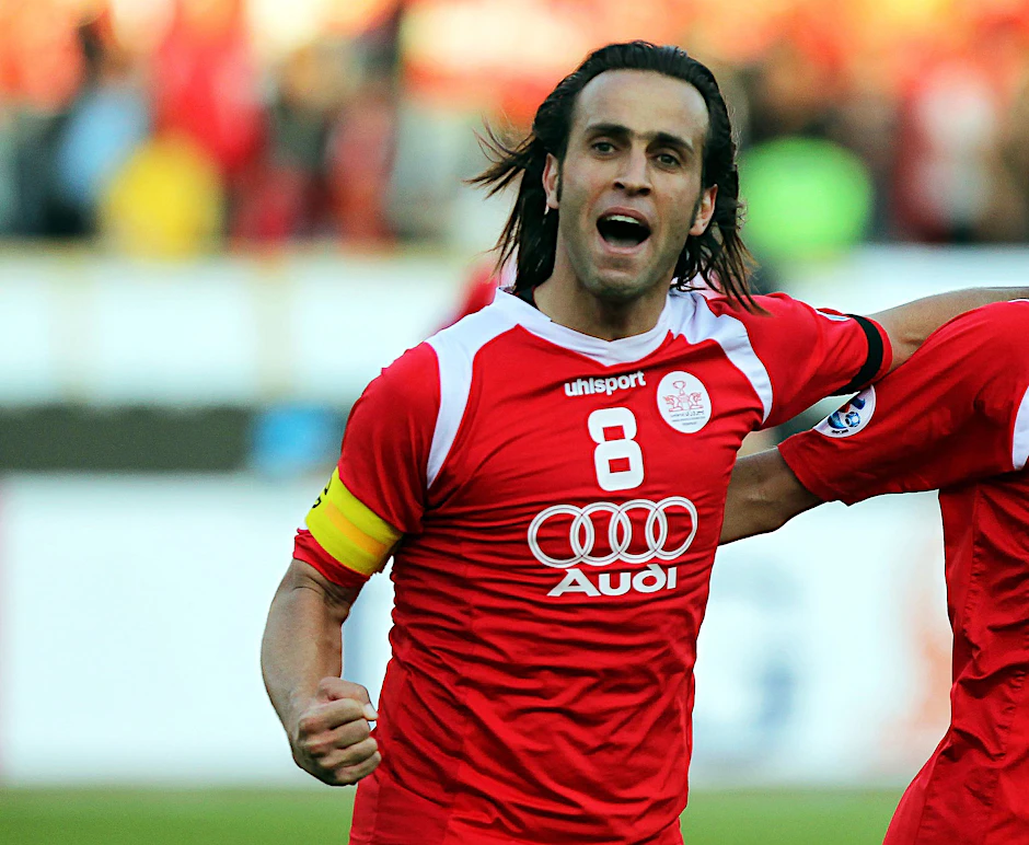 ARCHIV - Hatte sich gleich zu Beginn mit den Protesten im Iran solidarisiert: Der frühere iranische Nationalspieler Ali Karimi.  ivbild