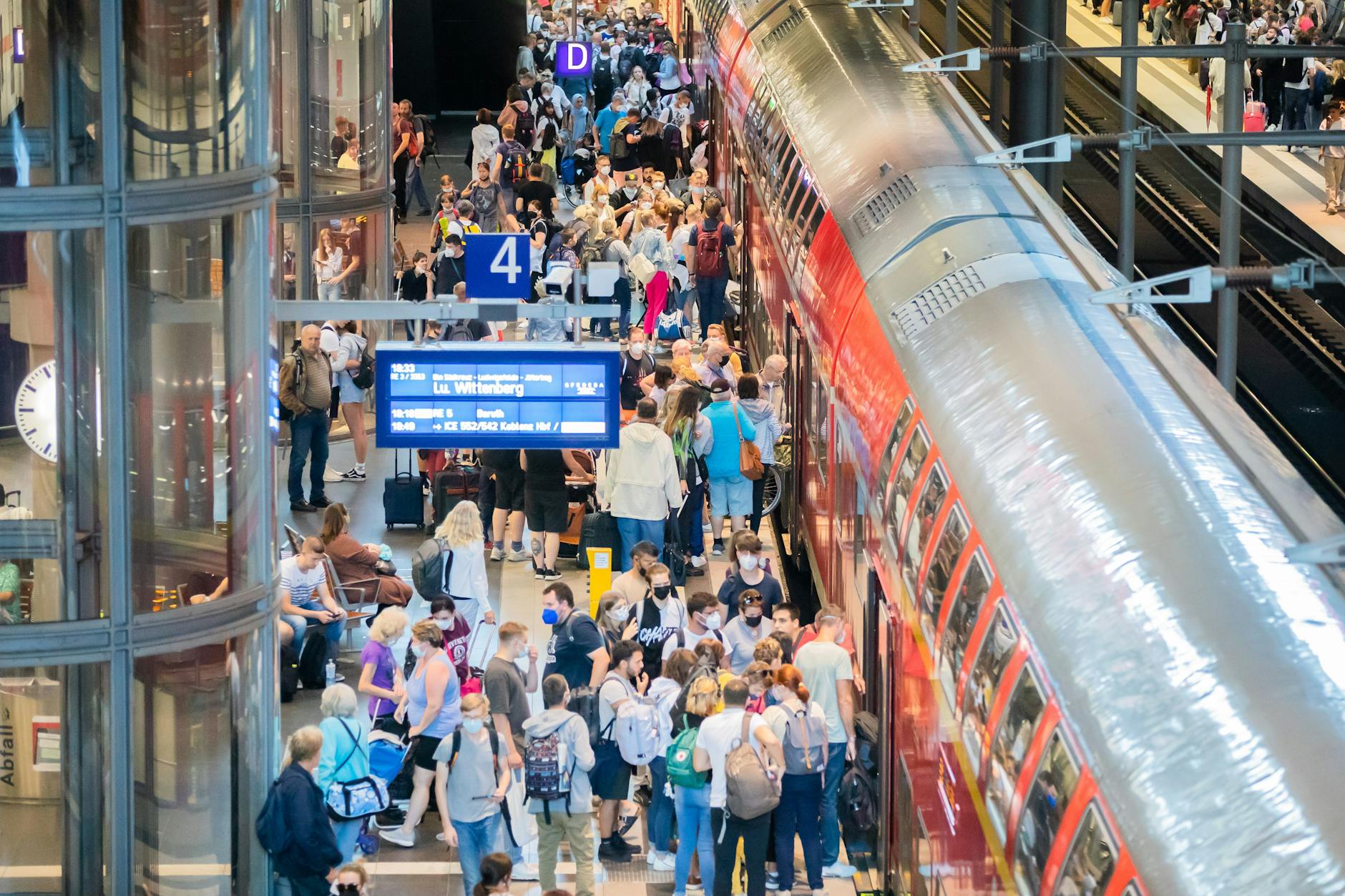 Der Ausfall der Züge in ganz Norddeutschland hat sich auch auf Verbindungen in Berlin ausgewirkt.
