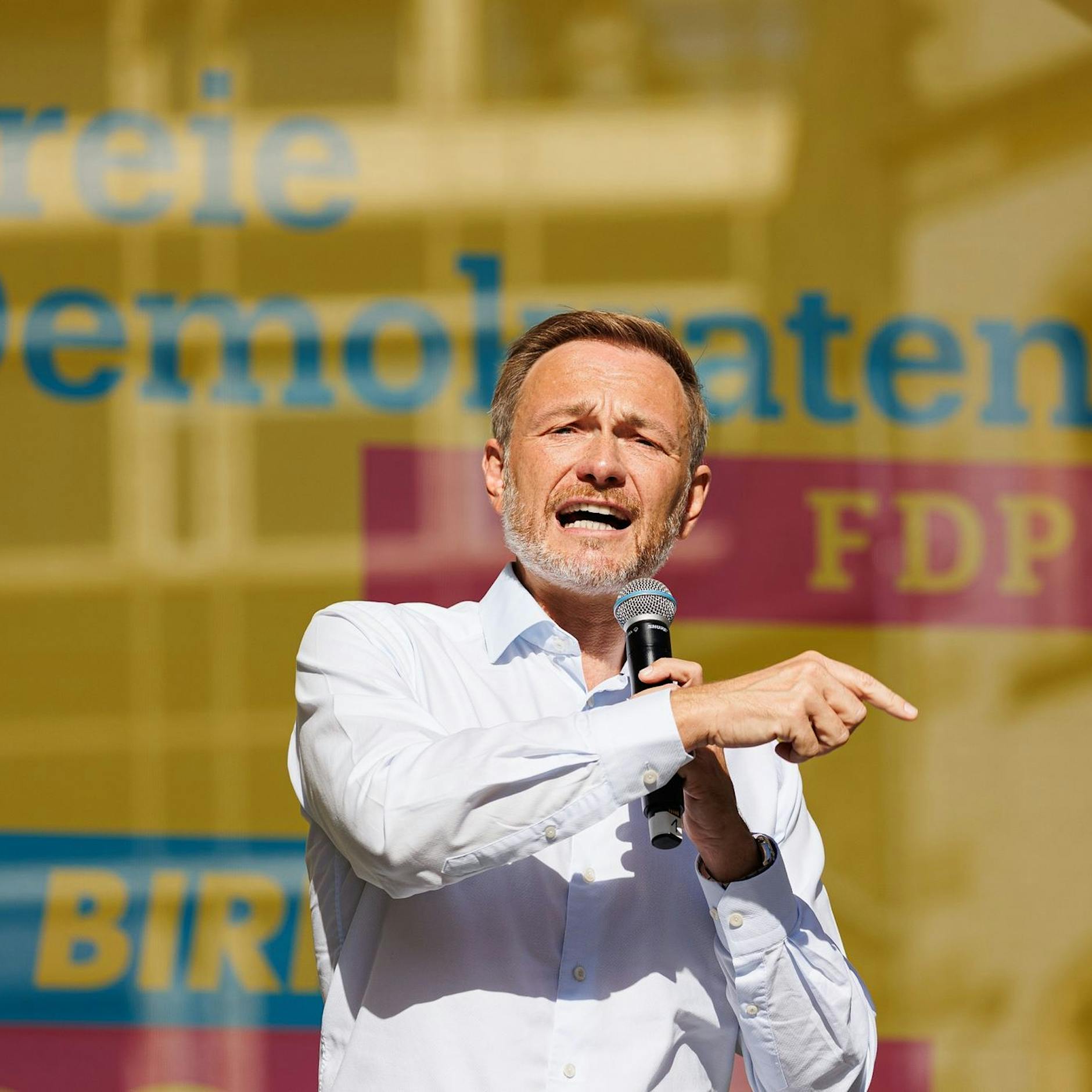 Finanzminister Lindner stellt sich schützend vor die Reichsten und watscht die Wirtschaftsweisen ab!