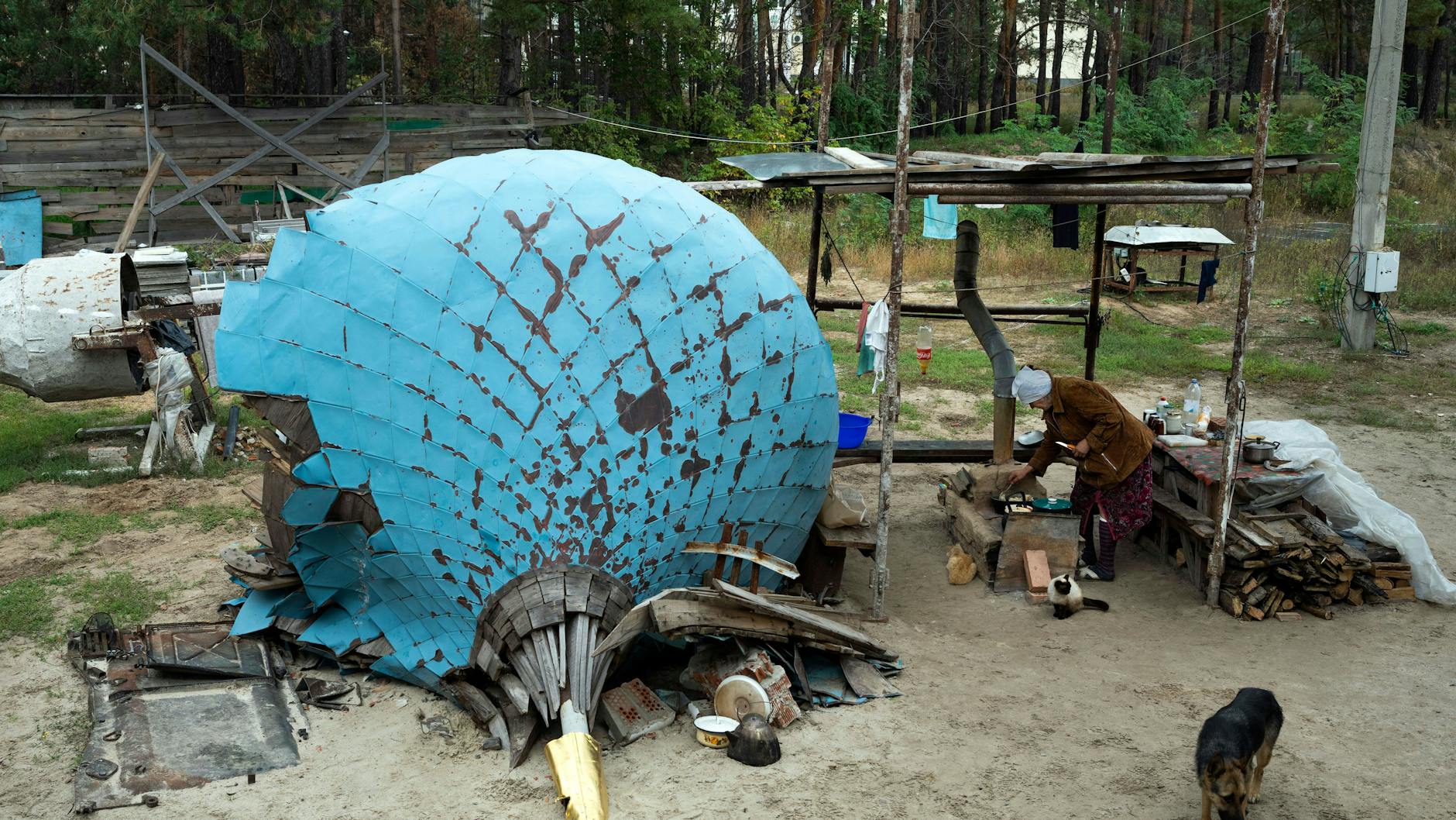 Bei Swatohirsk schossen russische Truppen die Kuppel von einer Kirche.