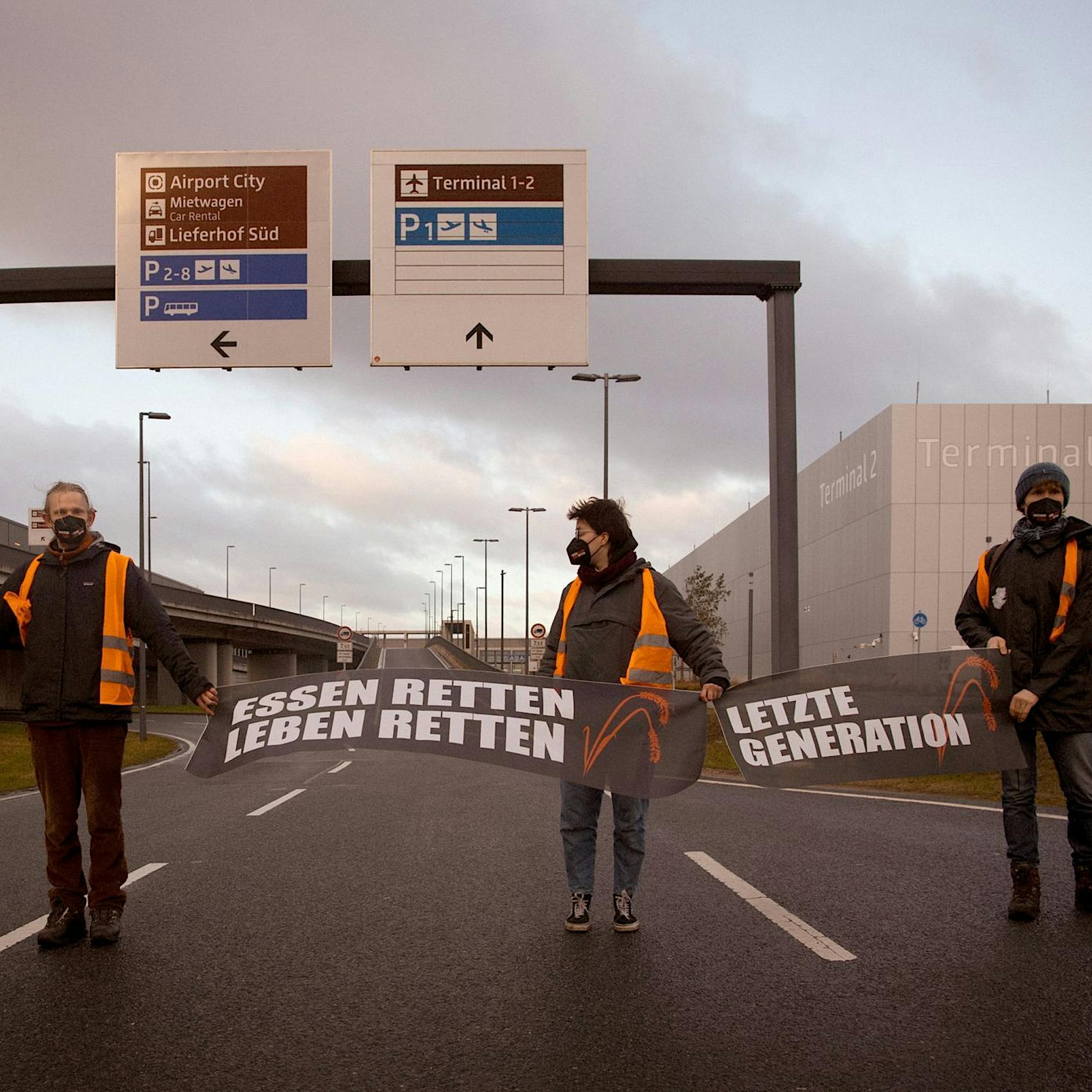 Klima-Protest in Berlin: Blockaden und Feueralarm im Bundestag