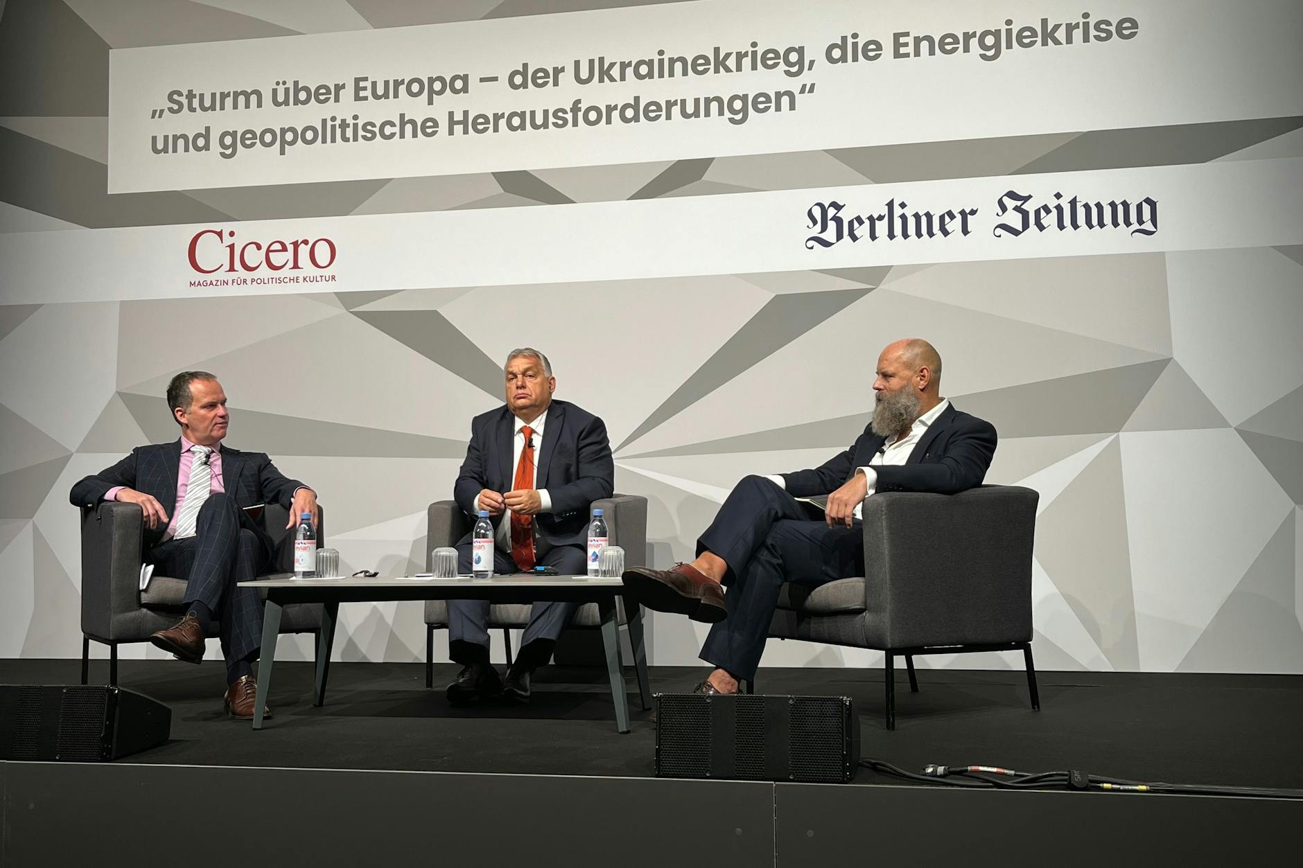 Cicero zeitung clearance