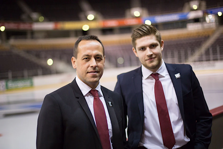 Ex-Bundestrainer Marco Sturm (l) traut Leon Draisaitl in der NHL noch eine Leistungssteigerung zu.  