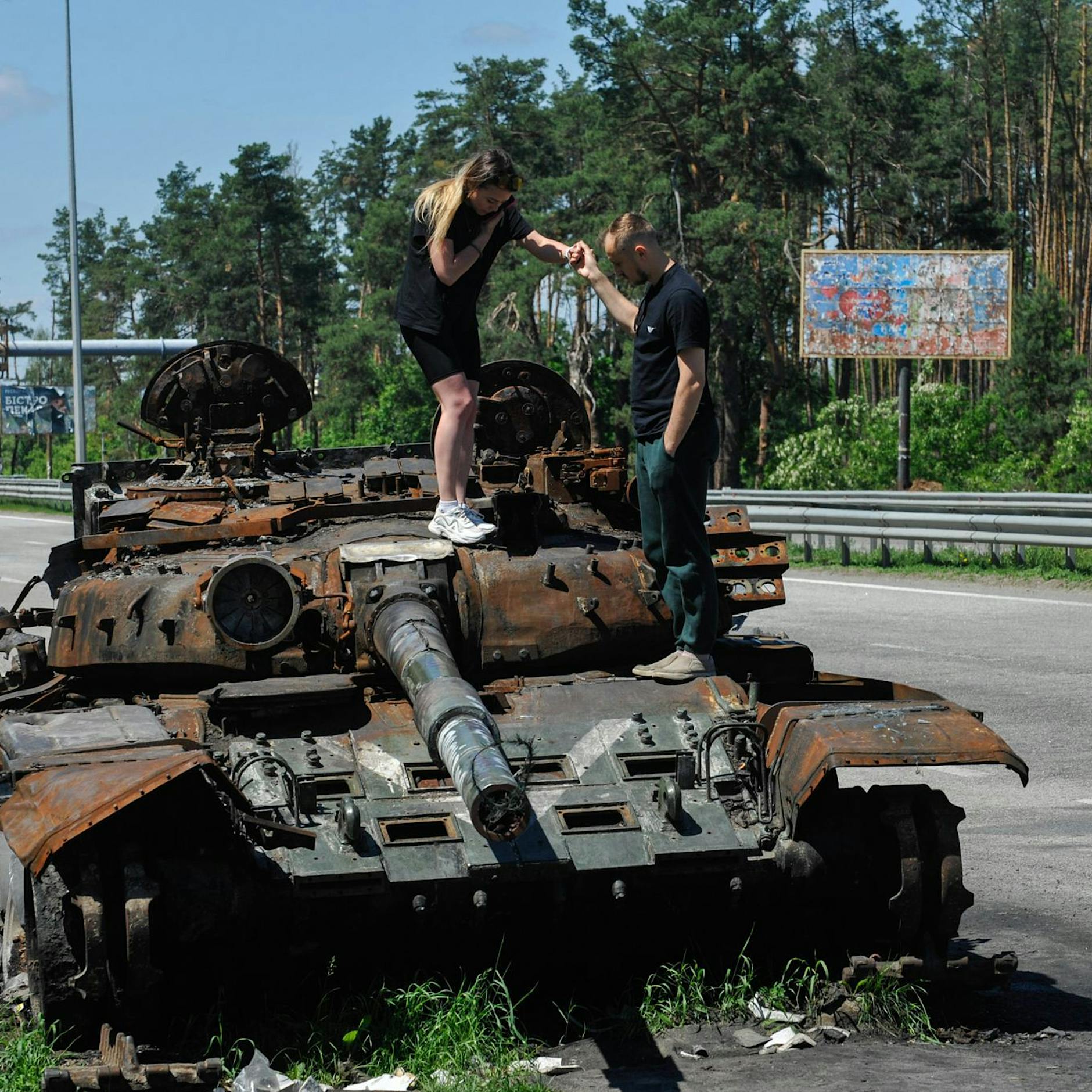 Zerstörter Panzer darf vor russischer Botschaft aufgestellt werden