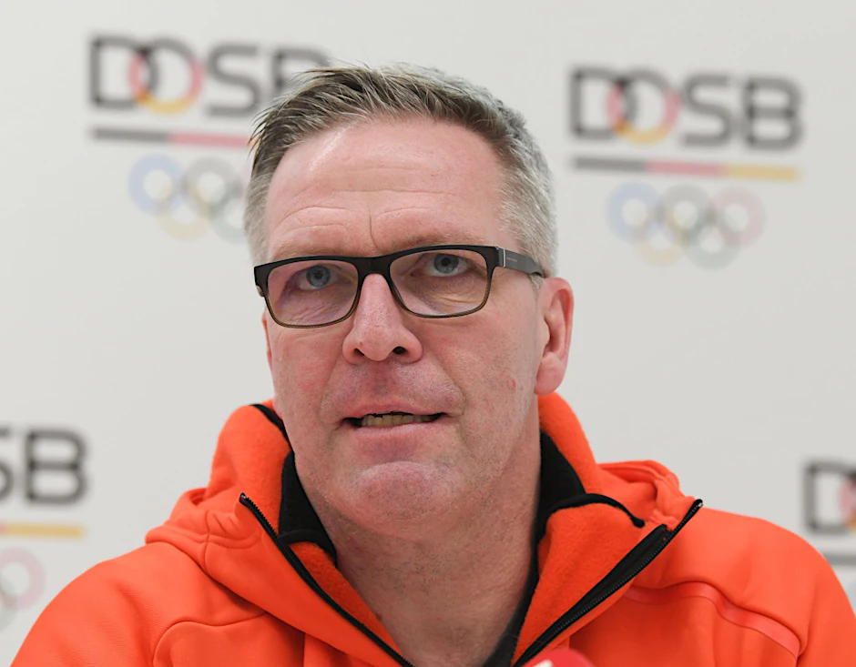 ARCHIV - Der DOSB trennt sich von Leistungssportchef Schimmelpfennig.  