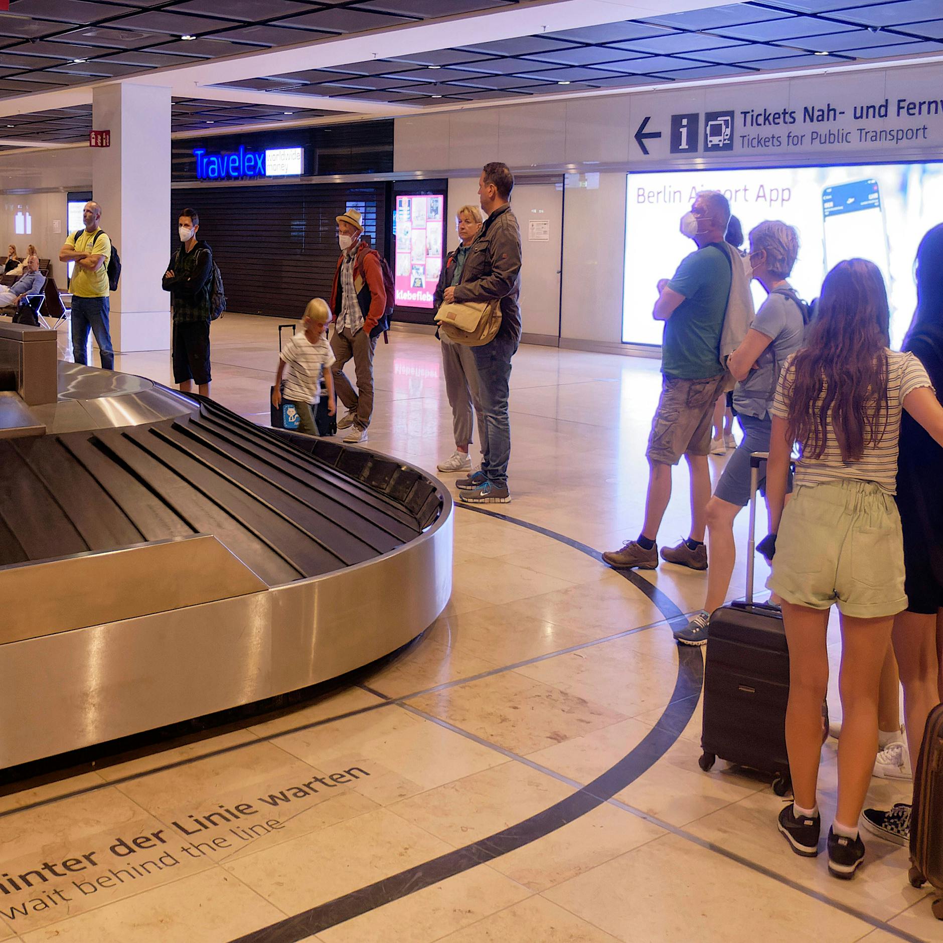 Warten auf Gepäck: Scheitern als Selbstzweck am Flughafen BER