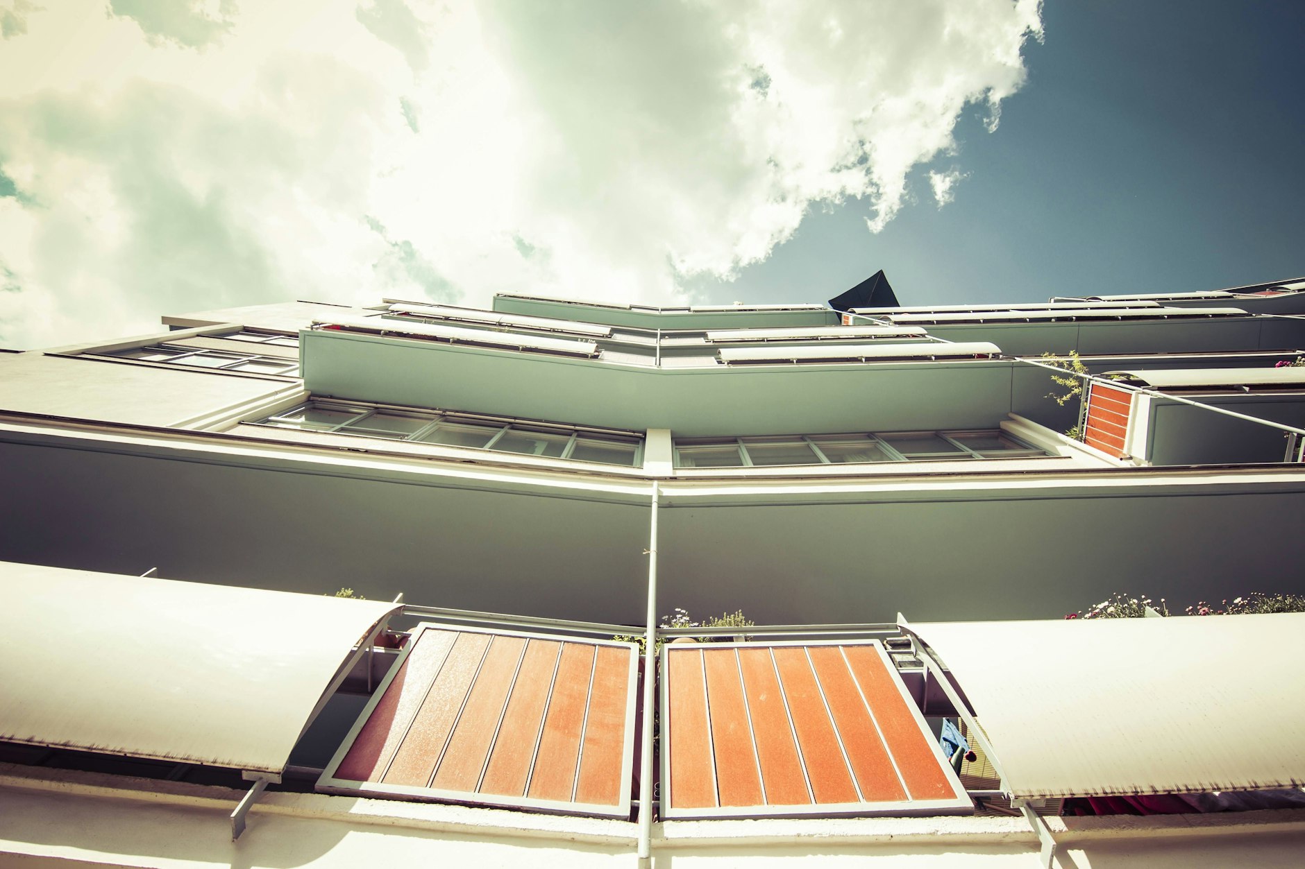 Fassadenansicht aus dem Hansaviertel in Berlin