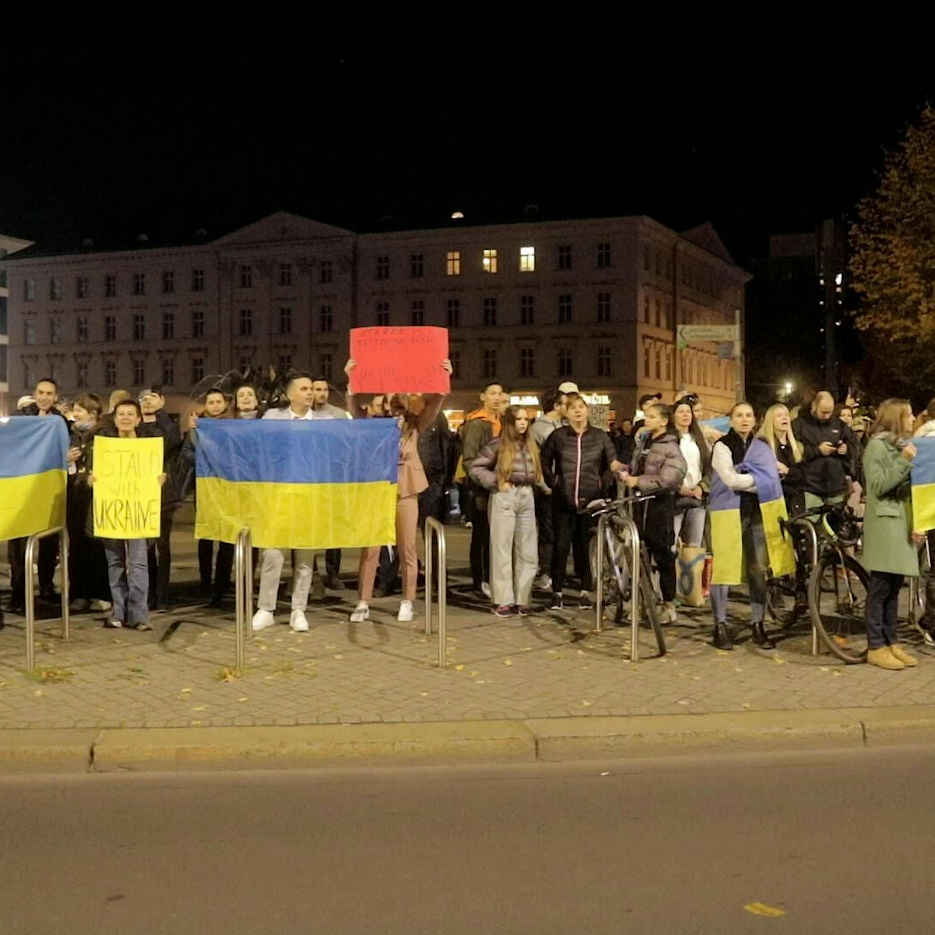 Leipziger Montagsdemo: „Nazis raus“-Rufe gegen Geflüchtete aus der Ukraine
