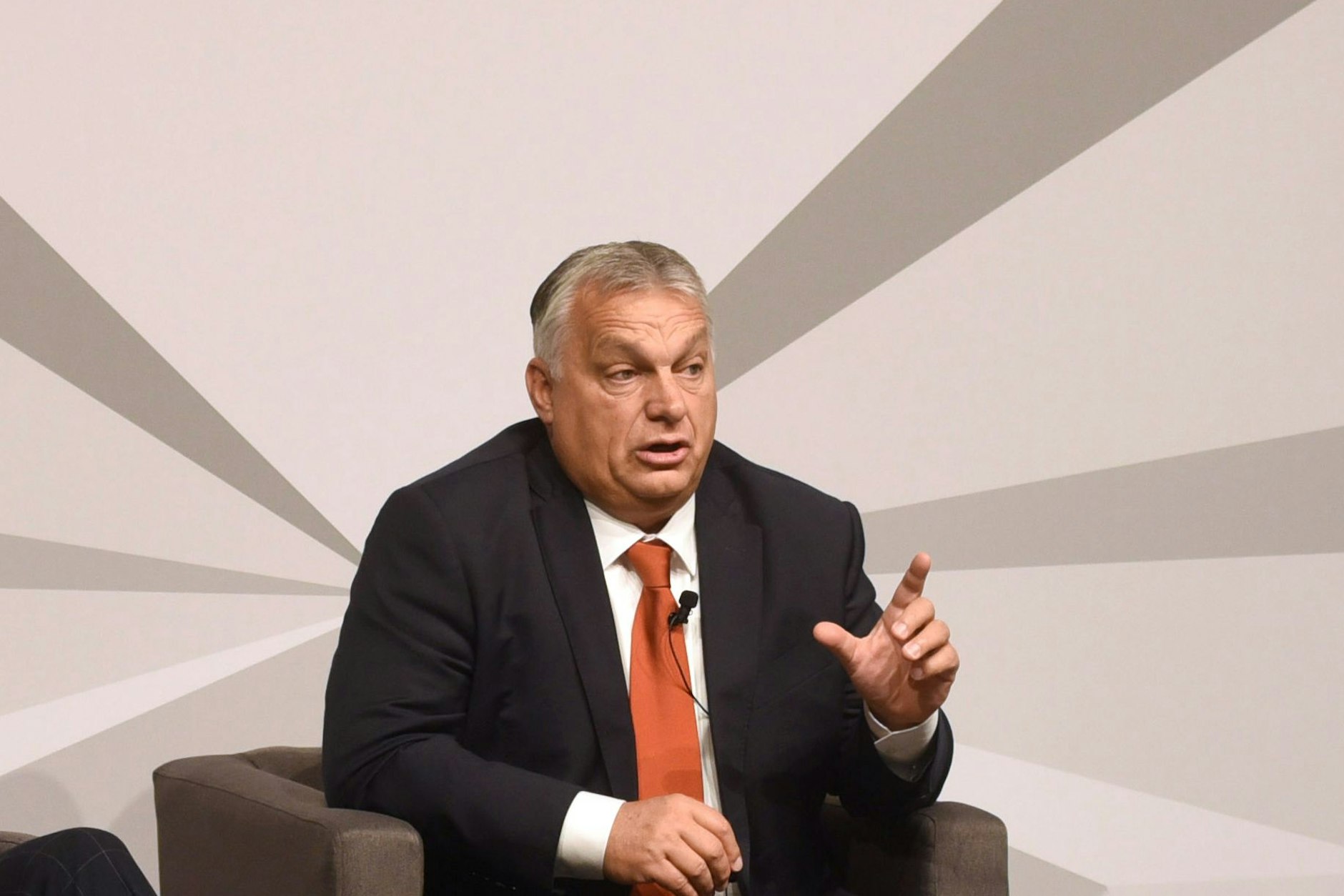 Ungarns Ministerpräsident Viktor Orbán im Ewerk.