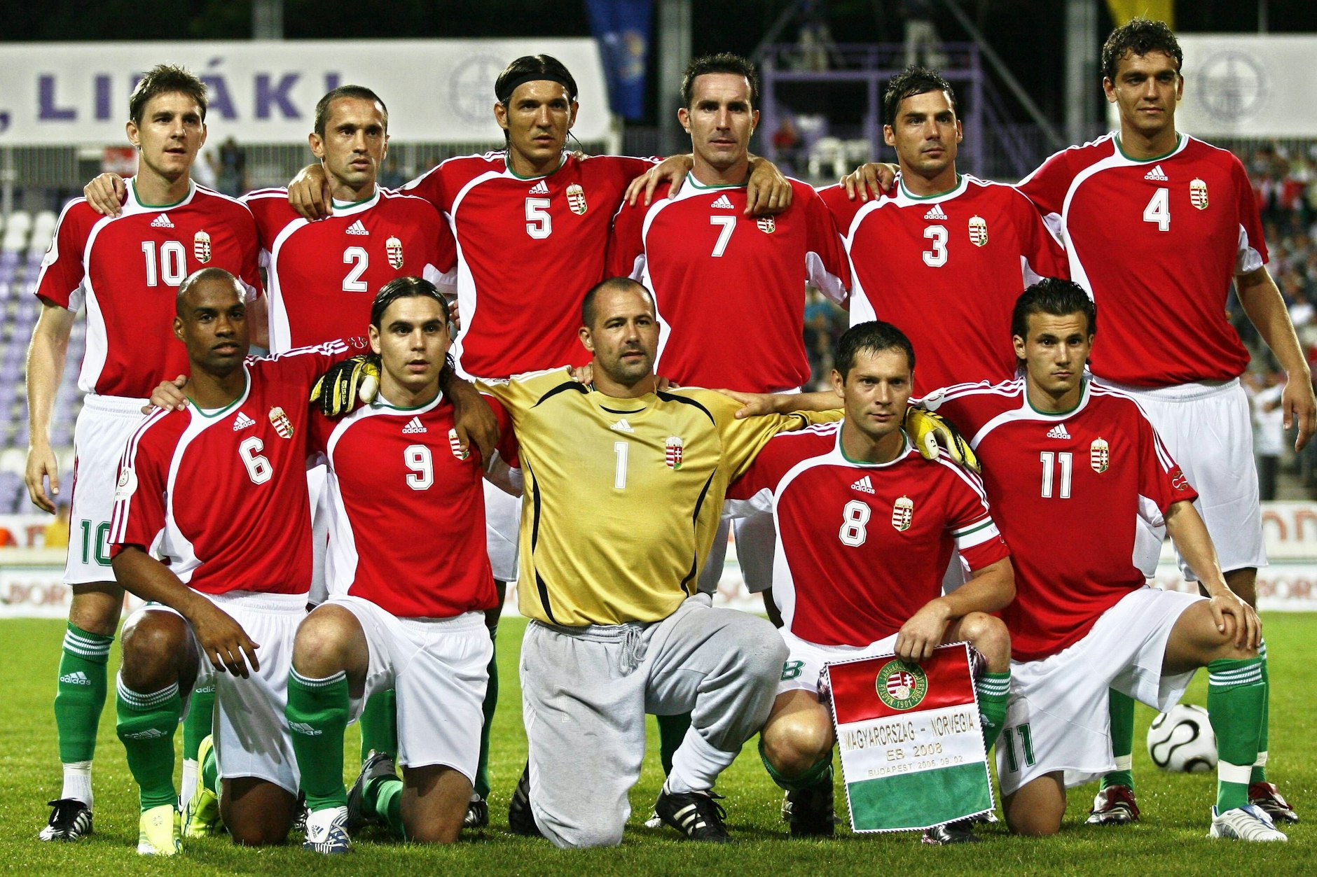 Pal Dardai (Nr. 8) und Zsolt Löw (Nr. 3) spielten zusammen mit Ex-Hertha-Keeper Gabor Kiraly für Ungarn, hier bei der EM-Quali 2006.&nbsp;