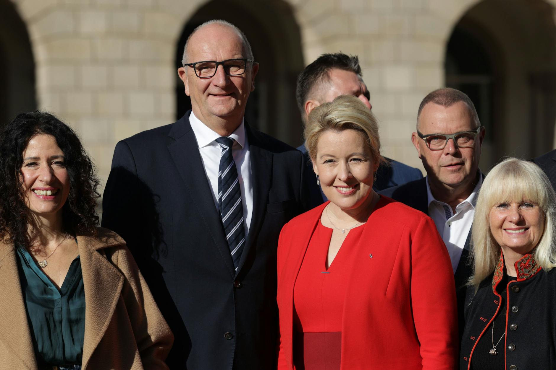Bettina Jarasch (l-r, Bündnis90/Die Grünen), Berliner Verkehrssenatorin, Dietmar Woidke (SPD), Ministerpräsident Brandenburg Franziska Giffey (SPD), Regierende Bürgermeisterin, Michael Stübgen (CDU), Innenminister Brandenburg, und Iris Spranger (SPD).