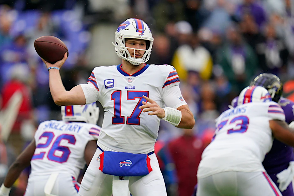 Quarterback Josh Allen (M.) führte die Bills zum Sieg.  