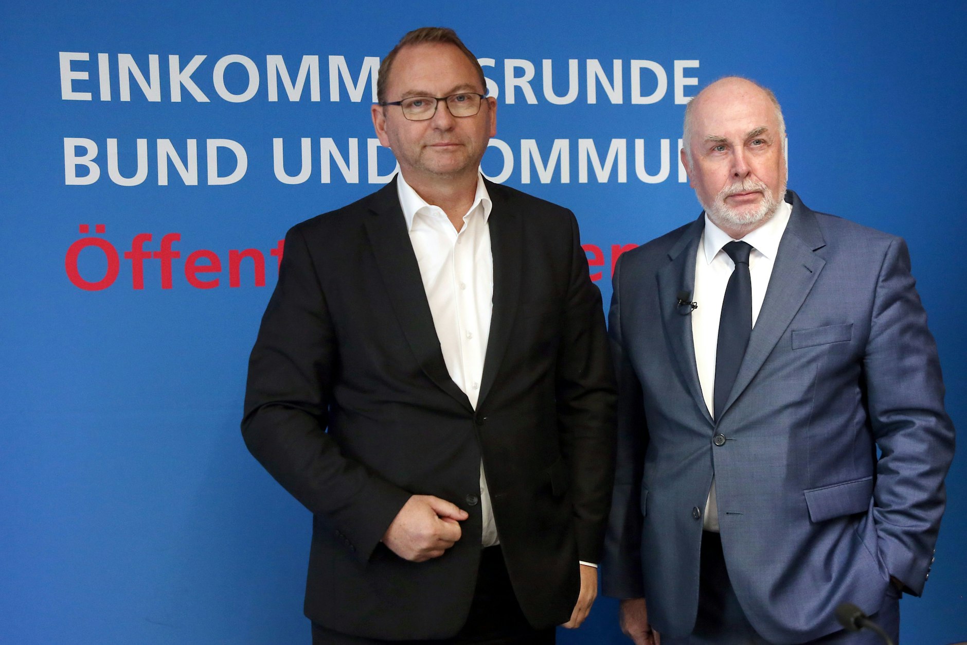 Verdi-Chef Frank Werneke (l.) und Ulrich Silberbach vom dbb Beamtenbund verkündeten die Tarifforderung von 10,5 Prozent.