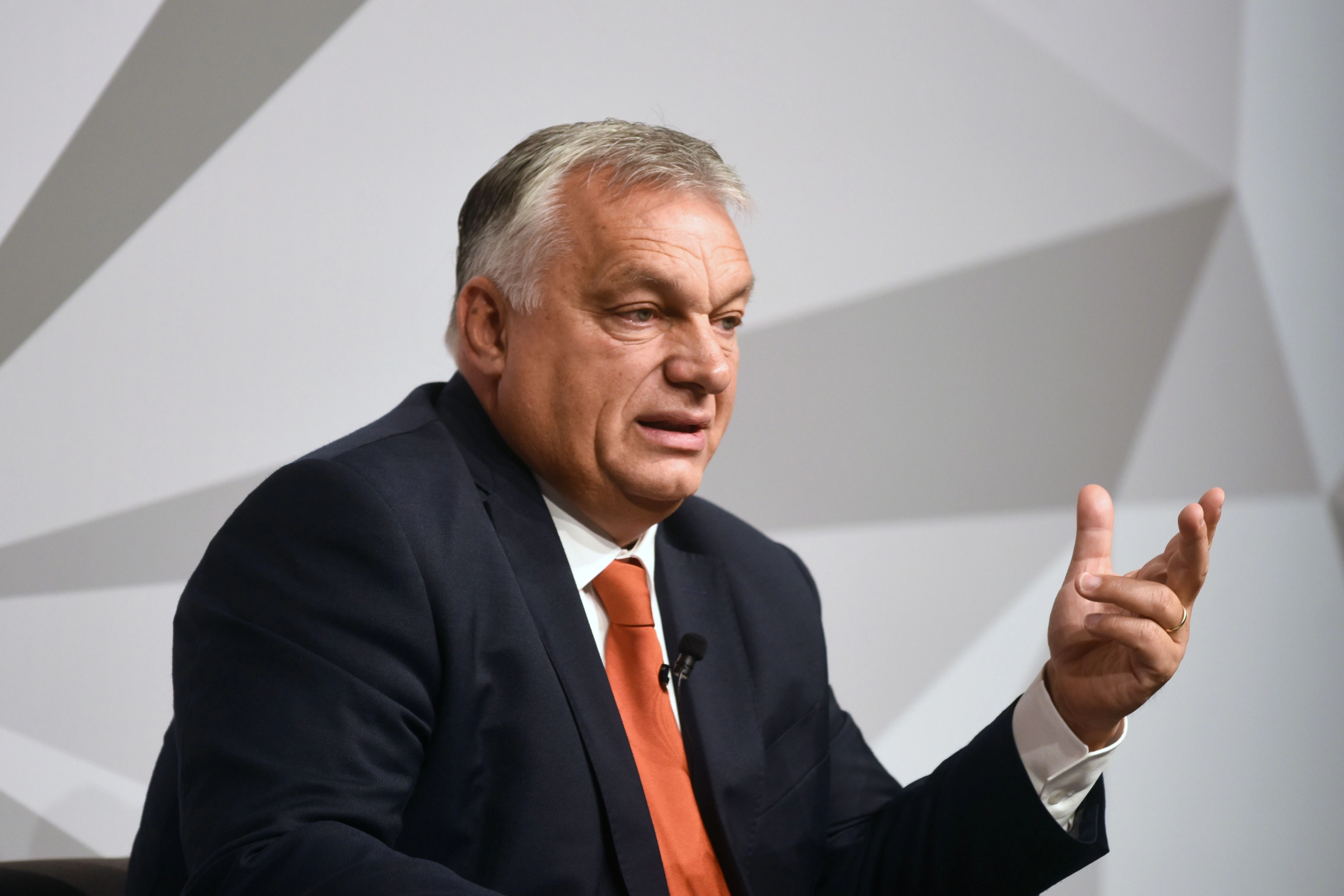 Viktor Orbán erläutert seine Position zum Krieg in Europa und zum aktuellen geopolitischen Umfeld.