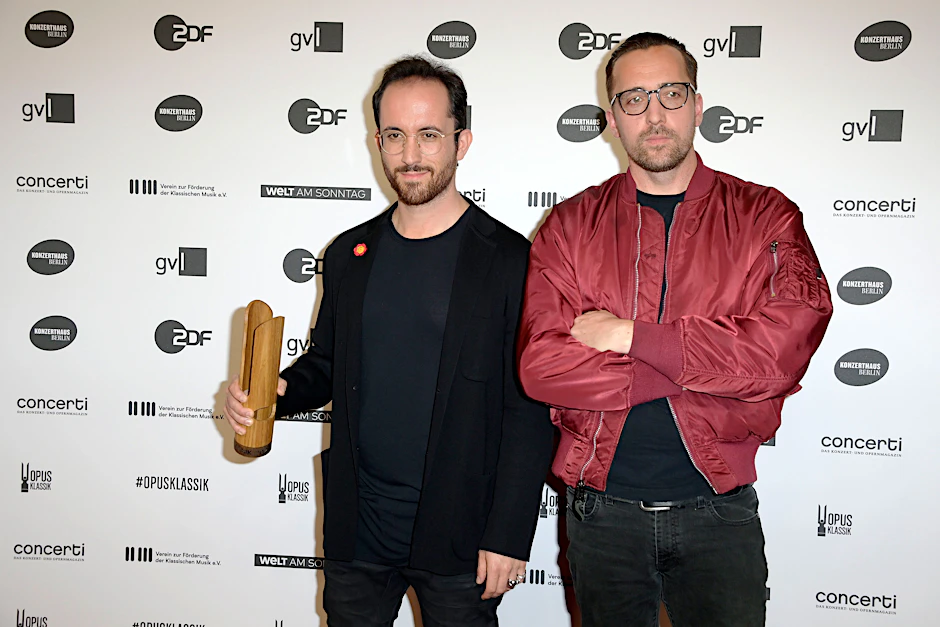 Die Musiker Igor Levit und Danger Dan bei der Verleihung des Opus Klassik 2022 im Konzerthaus am Gendarmenmarkt