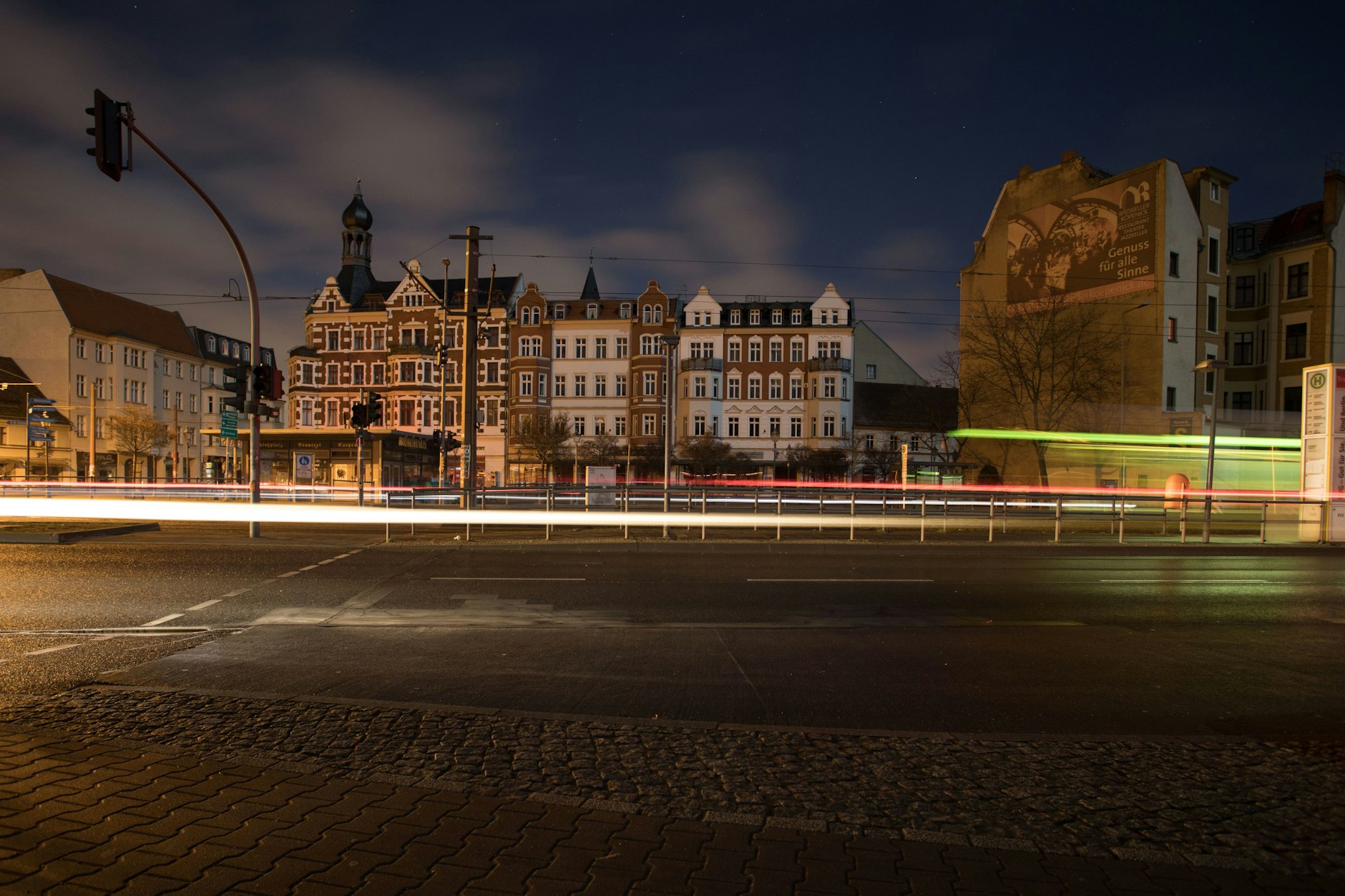 Wegen einer Unterbrechung der Stromversorgung in Berlin-Neukölln und Hakenfelde waren am Mittwochmorgen rund 1400 Haushalte ohne Strom.