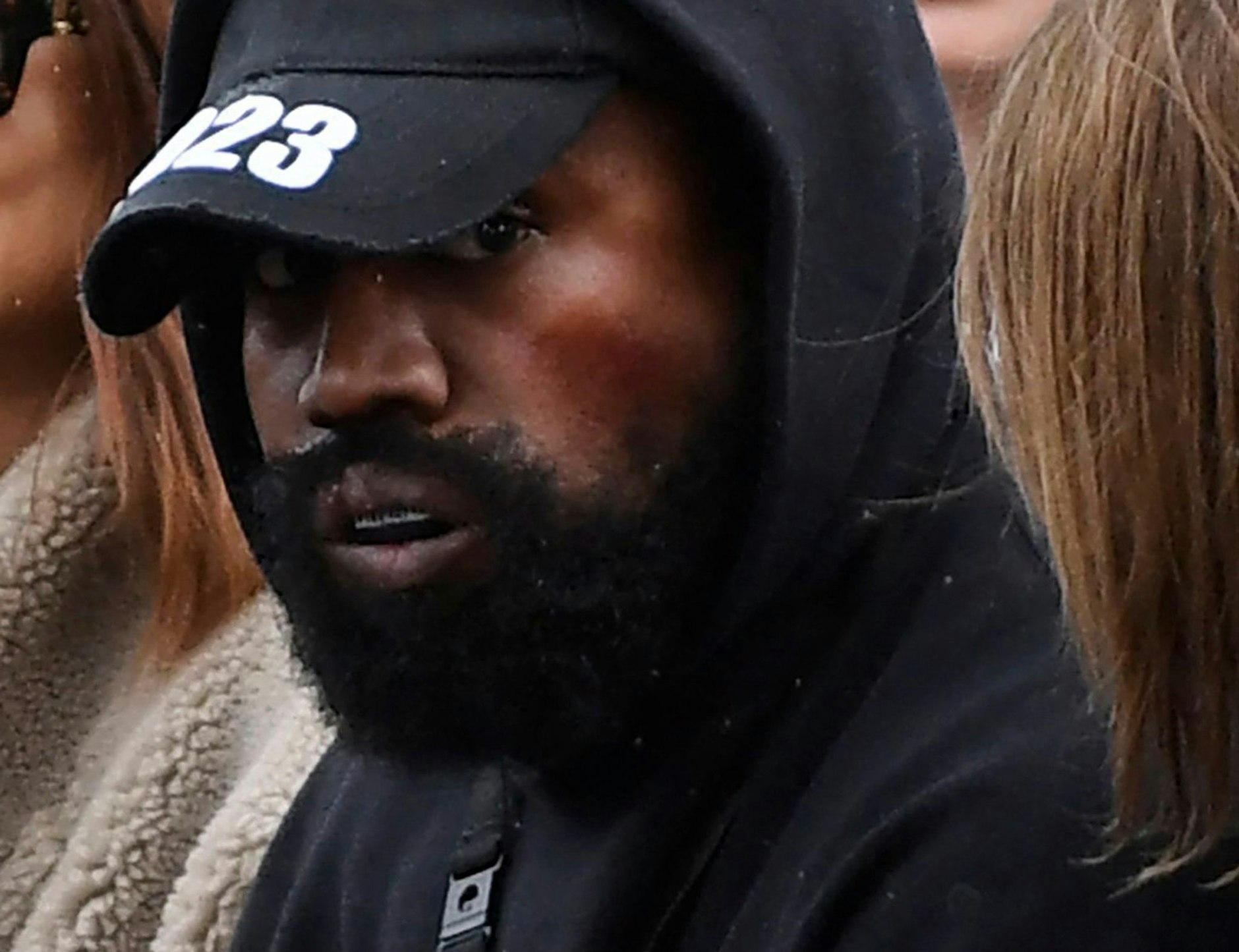 ARCHIV - US-Rapper Kanye West bei den Pret-a-porter-Schauen in Paris.  