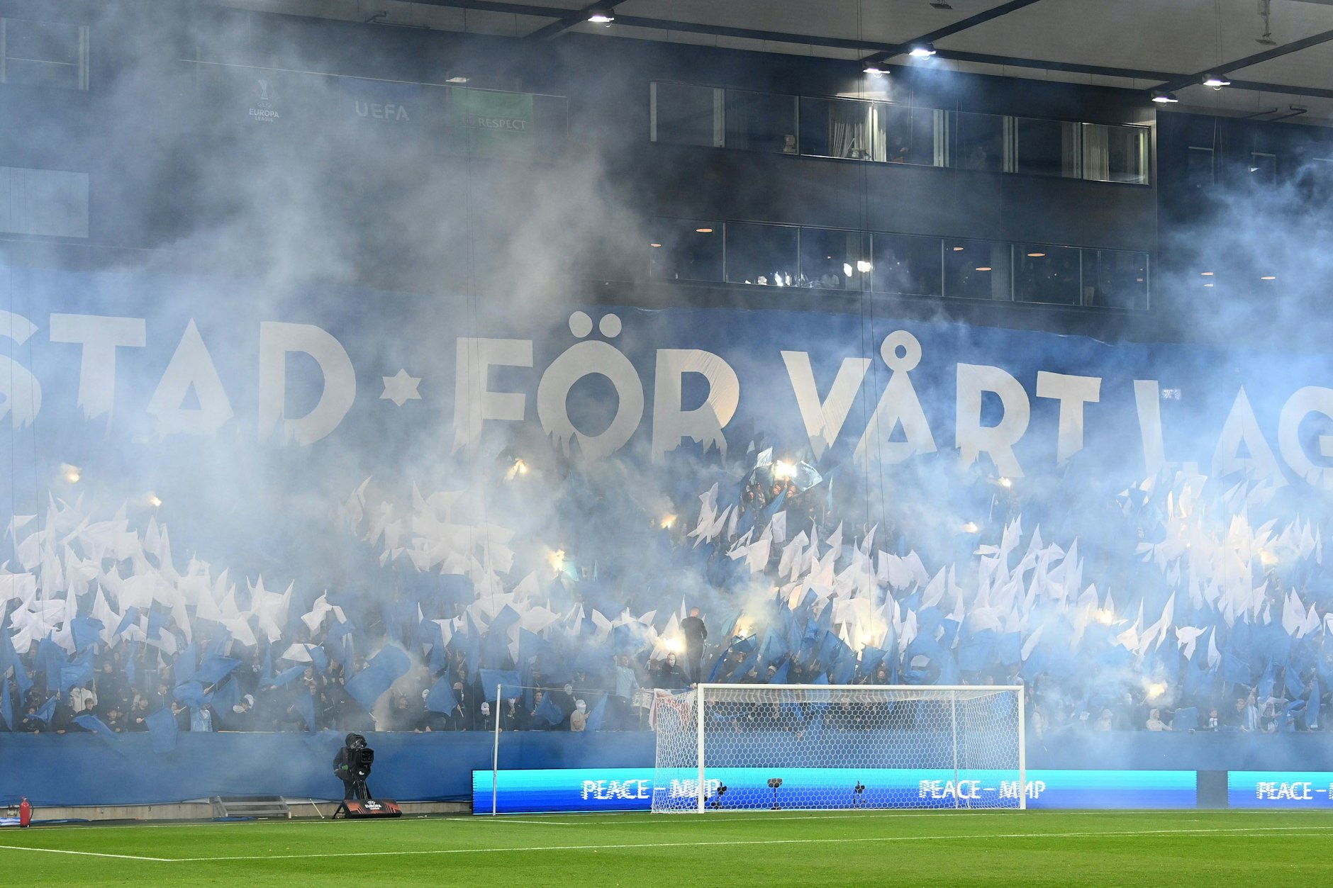 Beim Hinspiel in Malmö gab es beidseitig massiven Einsatz von Pyrotechnik. Die Partie der Schweden gegen den 1. FC Union stand kurz vor dem Abbruch. 
