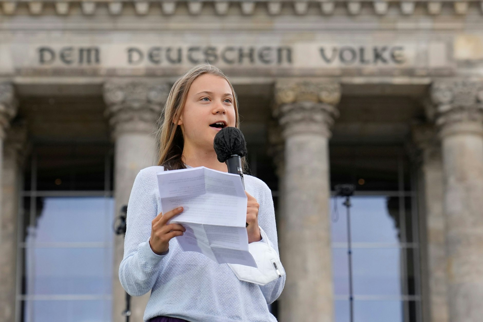 Greta Thunberg im September 2021 vorm Deutschen Reichstag