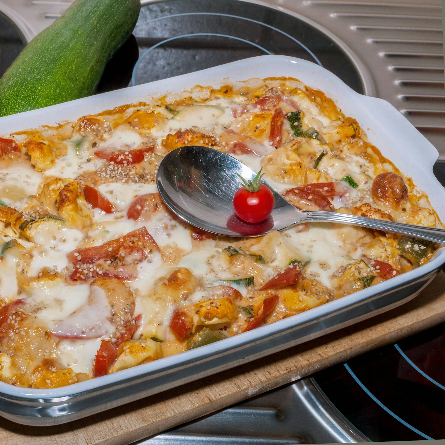 Das schnelle Rezept für Tortellini-Hackfleisch-Auflauf: Genial einfach – und schmeckt der ganzen Familie!