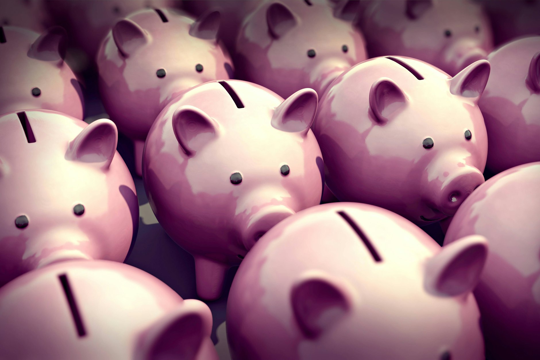 Wer keine Rücklagen hat und zu viel ausgibt oder ausgeben muss, kann in die Privatinsolvenz rutschen.