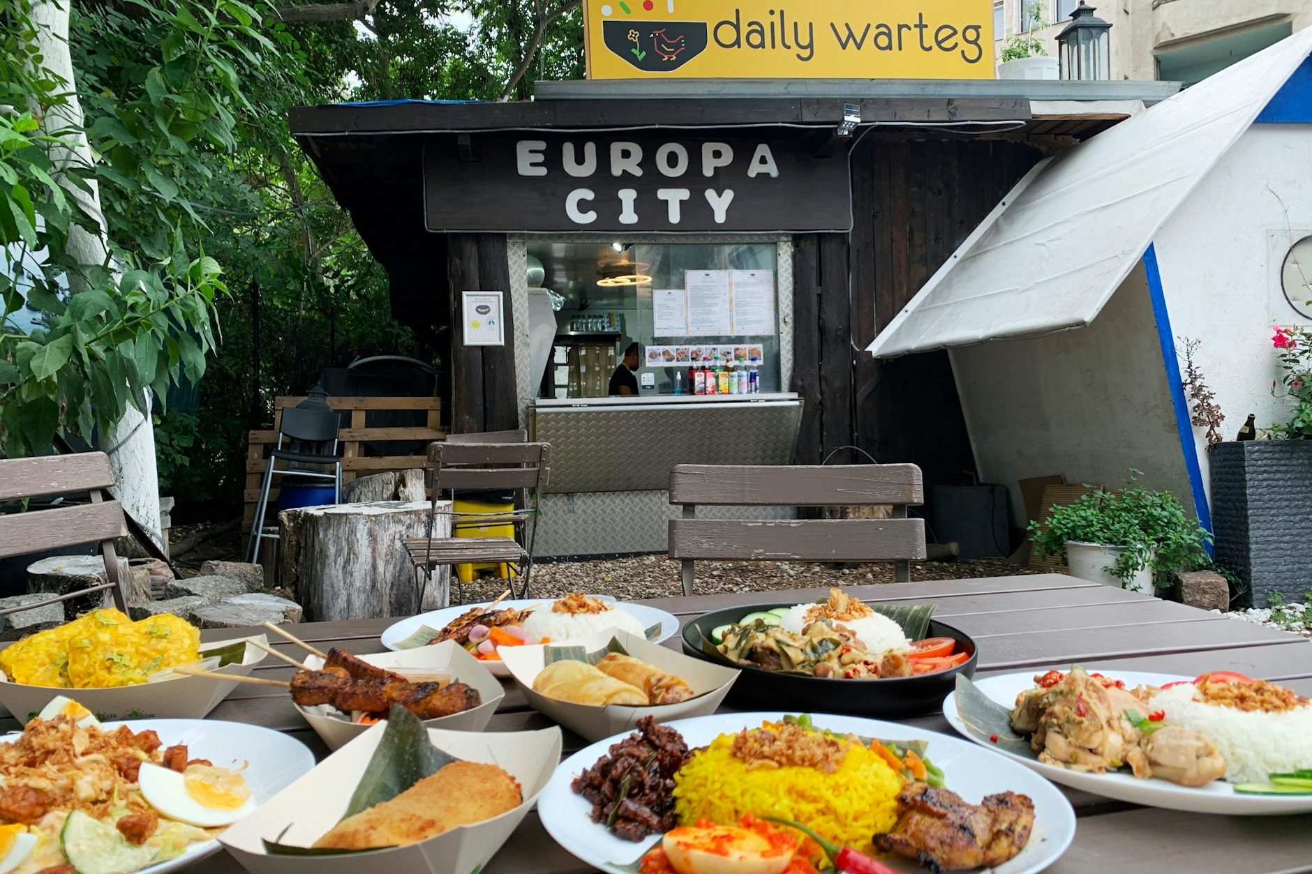 Daily Warteg: in der Tradition eines Imbisses am Straßenrand.