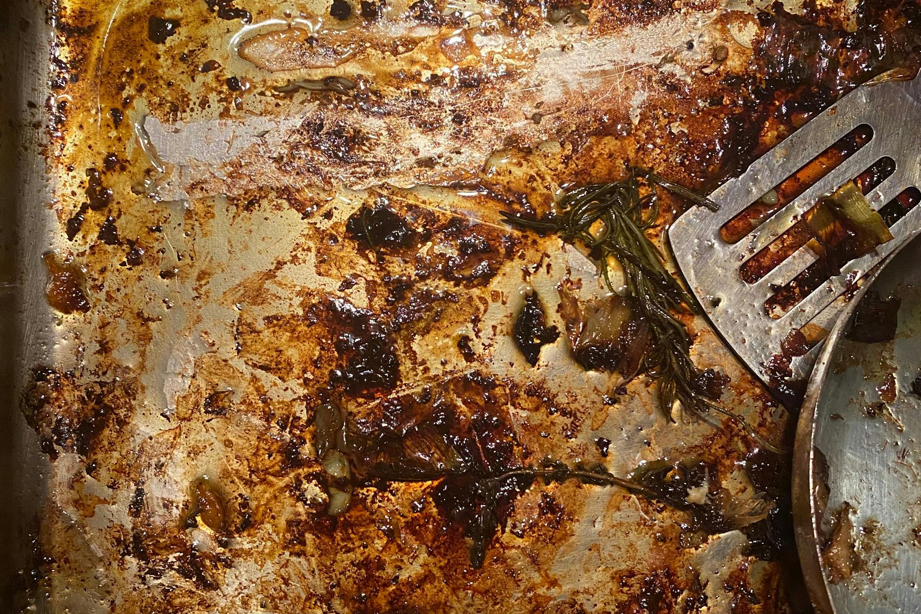 Karamellisierter Bratensatz: Ein bisschen anbrennen darf es natürlich auch.