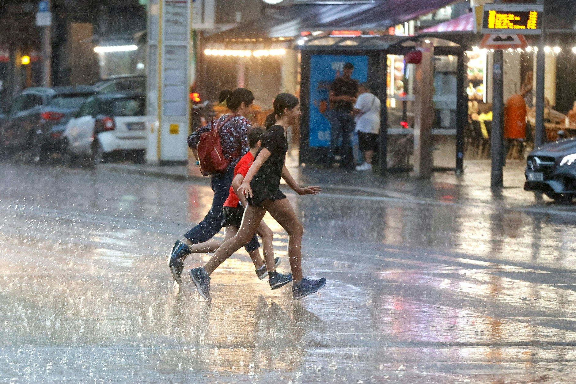 Extremwetter-Ereignisse wie Starkregen oder Hitze konnten wir in diesem Jahr auch in Berlin beobachten.