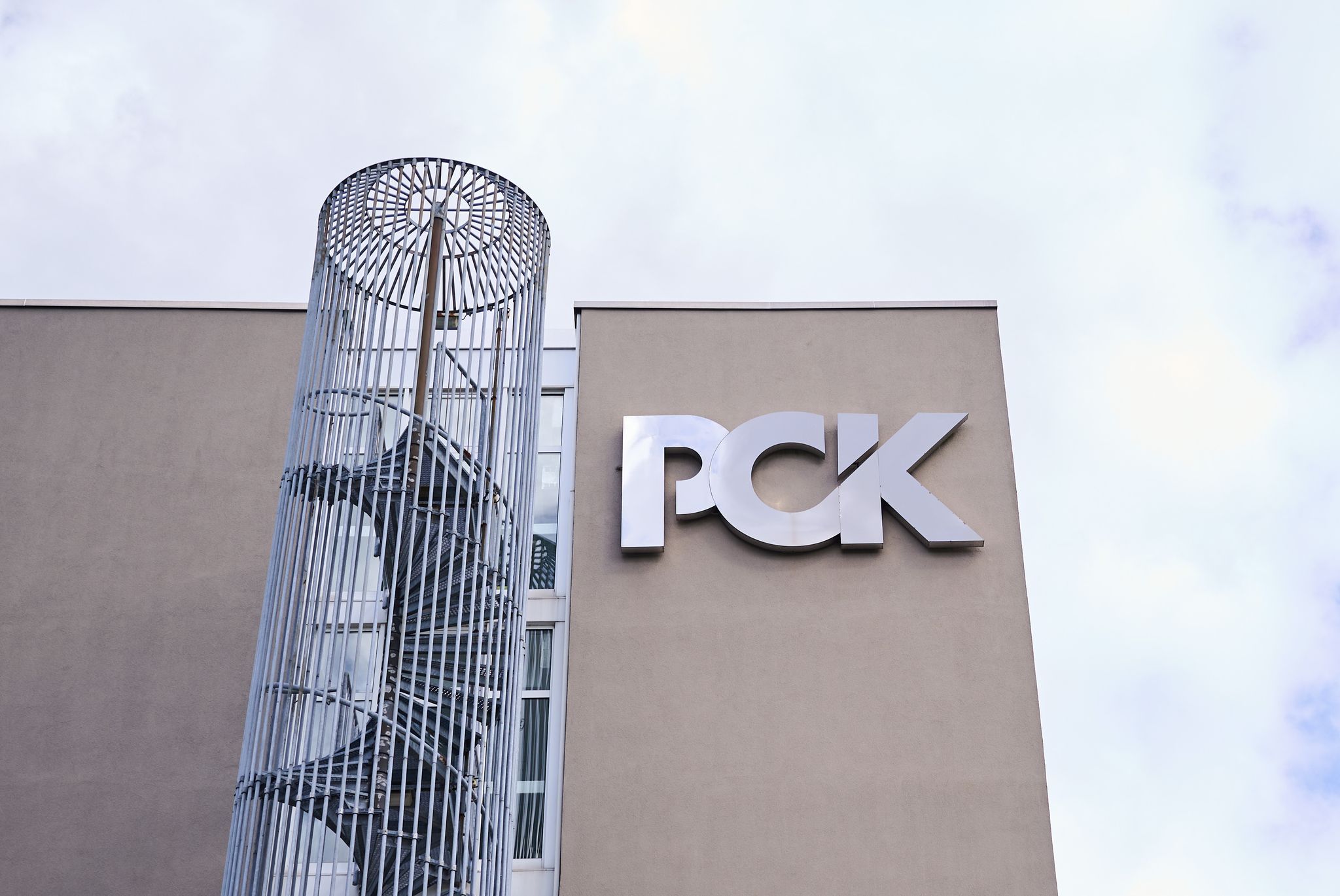 Image - Russischer Ölkonzern Rosneft verklagt deutsches Wirtschaftsministerium: Es geht um die Raffinerie PCK