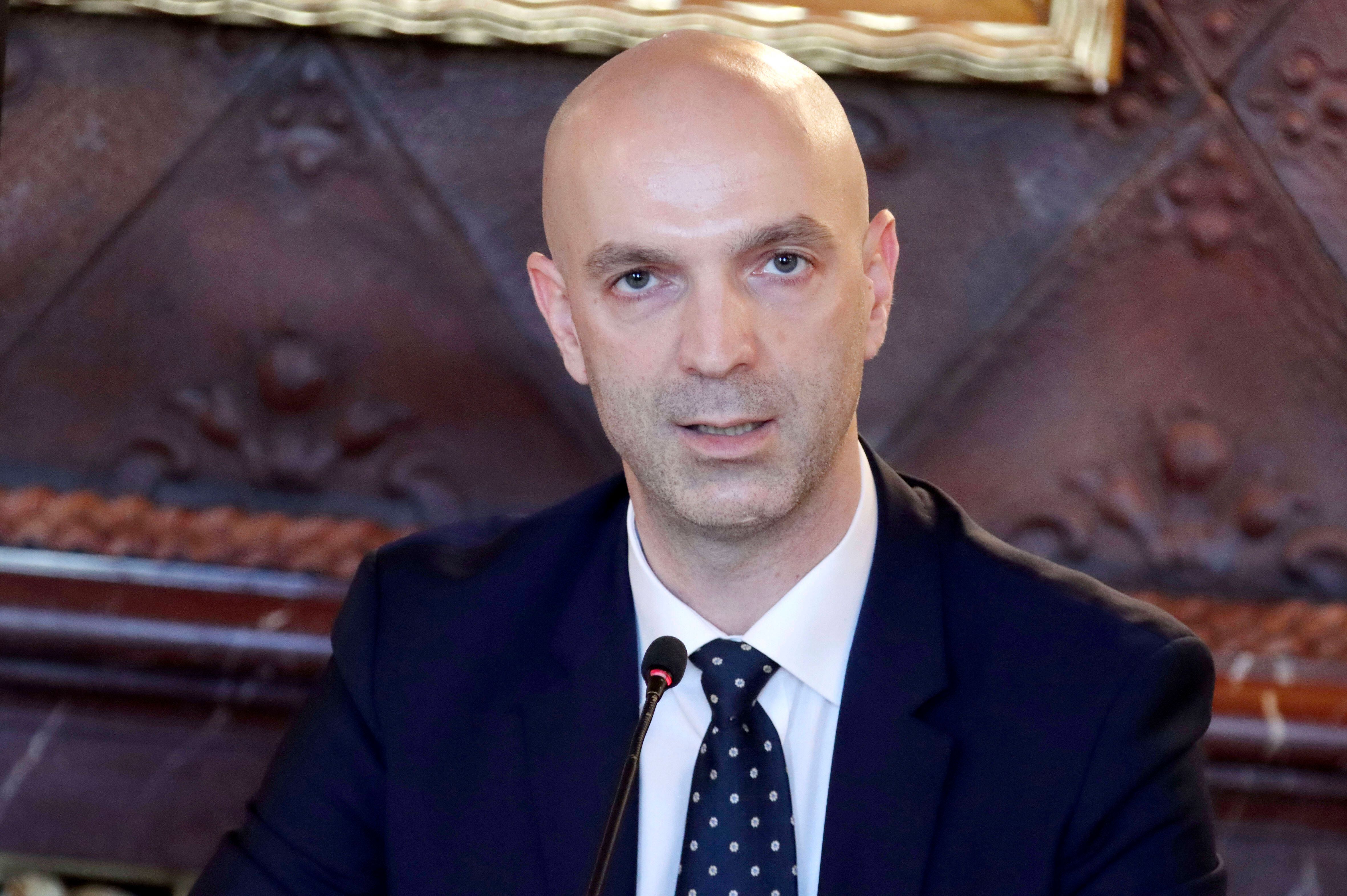 Image - Top-Virologe behauptet: Corona-Masken in Innenräumen sinnlos: „Das zeigen die Daten“ – aber stimmt das?