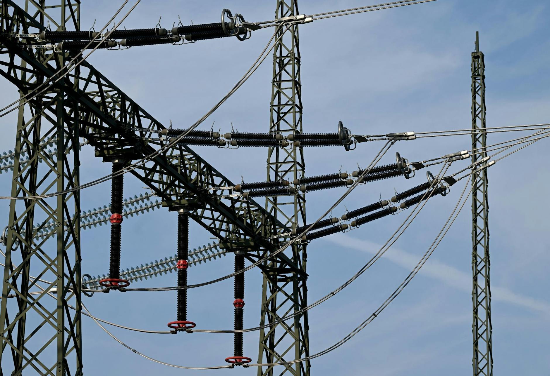 ARCHIV - Österreich hat im September eine Strompreisbremse beschlossen.