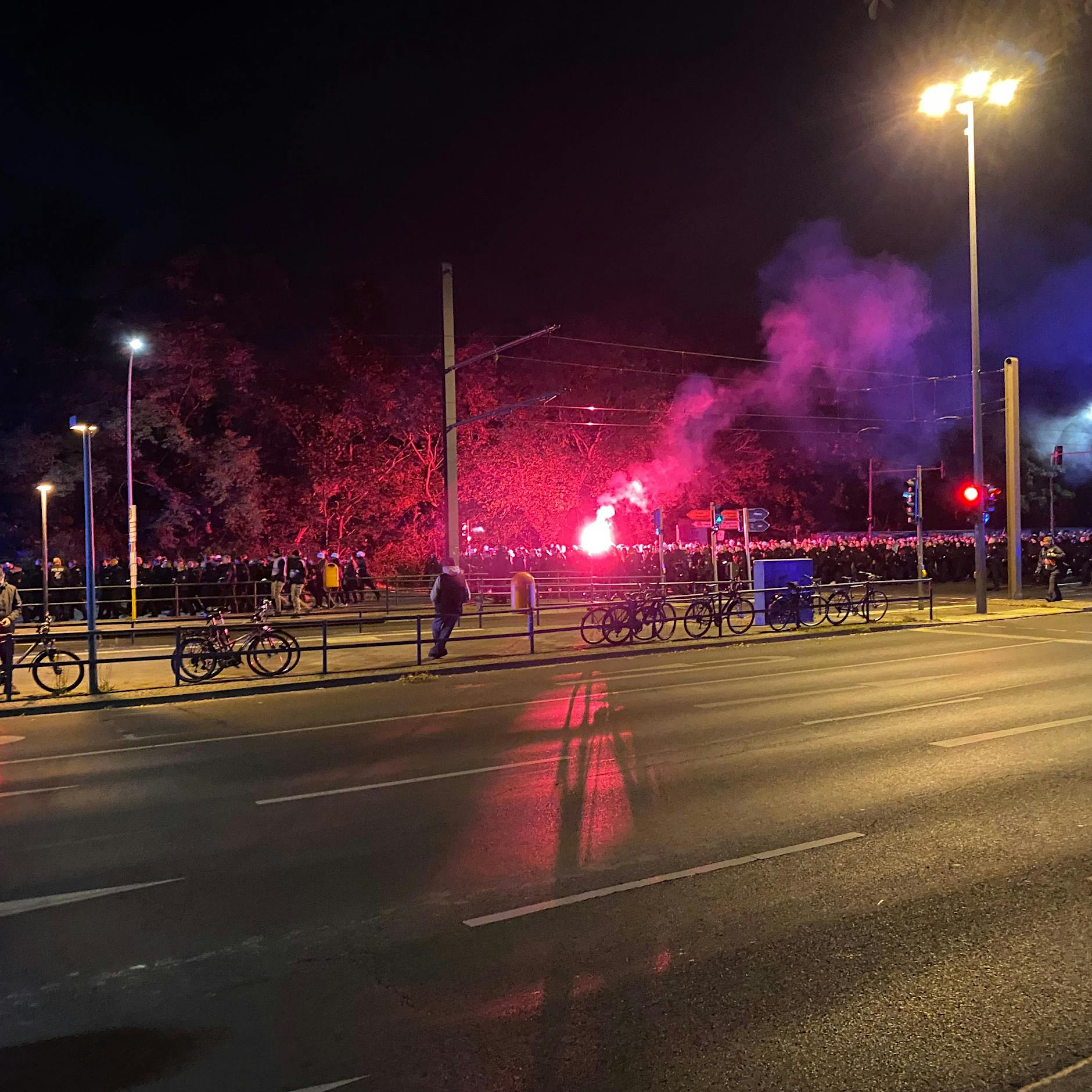 Friedlicher Fanmarsch zum Spiel des 1. FC Union gegen Malmö - aber einige Anwohner waren stocksauer