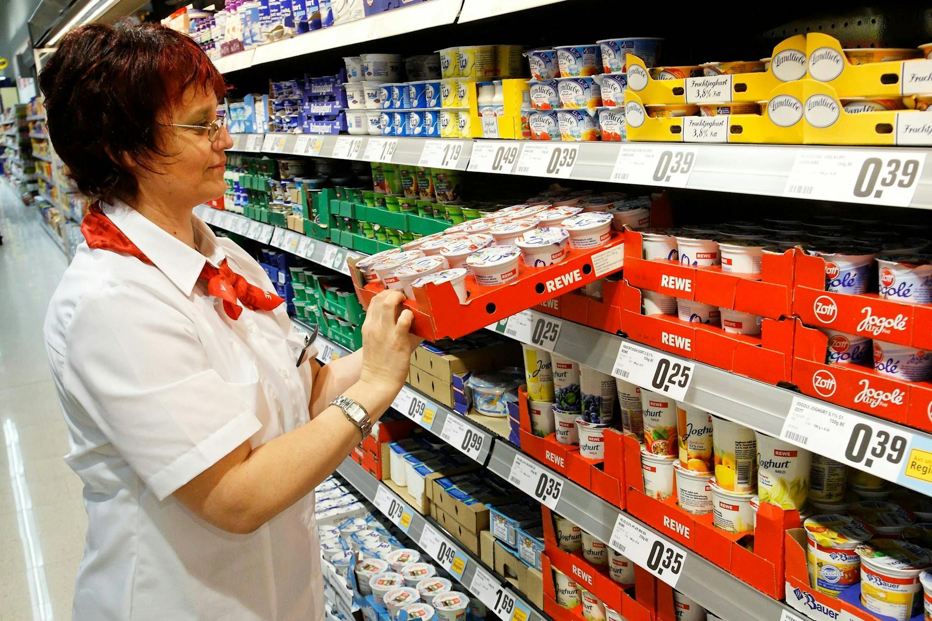 Supermärkte nehmen wegen des Preis-Streits immer mehr Markenprodukte aus dem Sortiment.