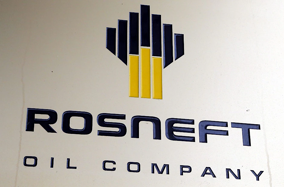 ARCHIV - Das Logo des russischen Ölkonzerns Rosneft.  ld