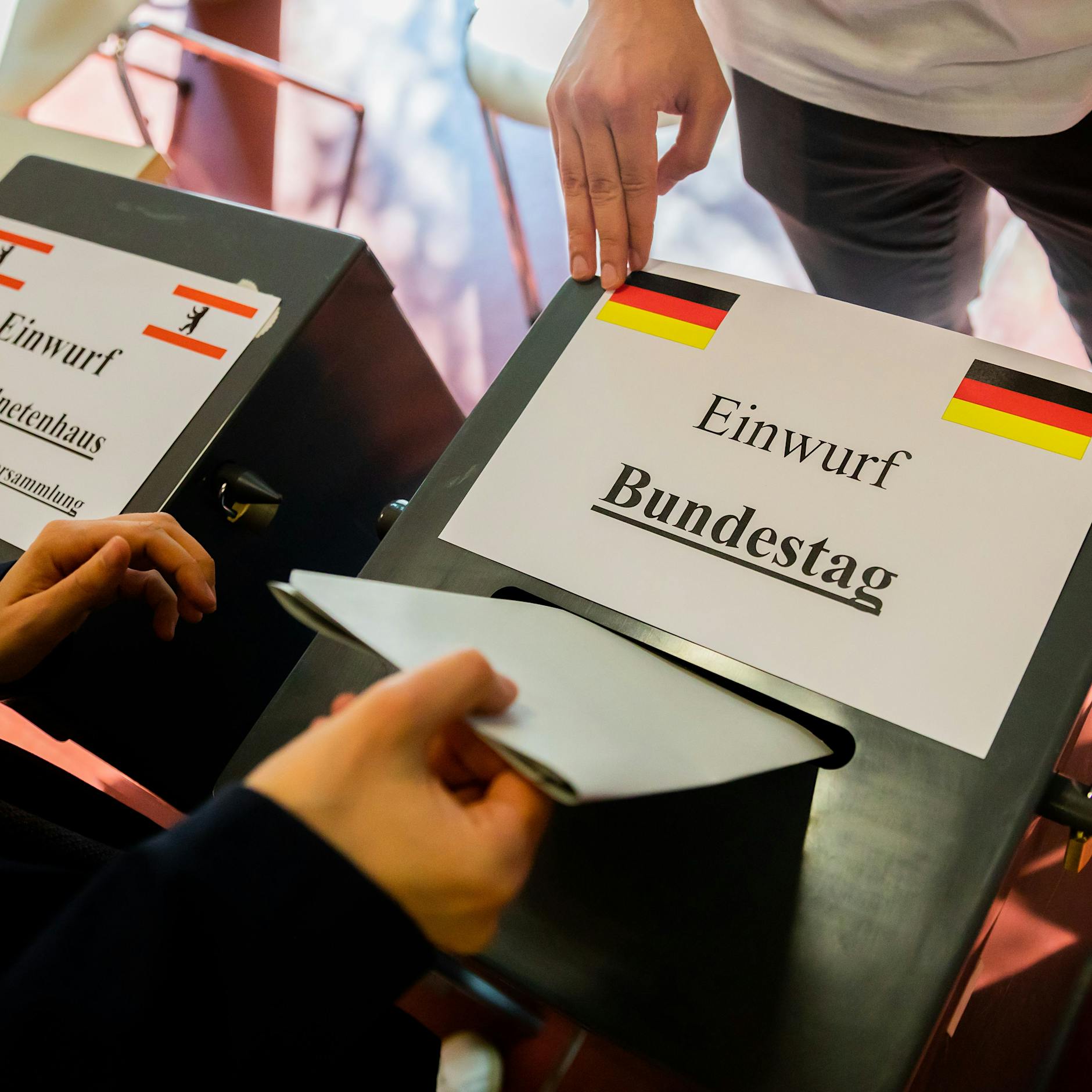 Update: So soll die Pannen-Wahl in Berlin wiederholt werden: mehr Kabinen, mehr Entschädigung für Wahlhelfer