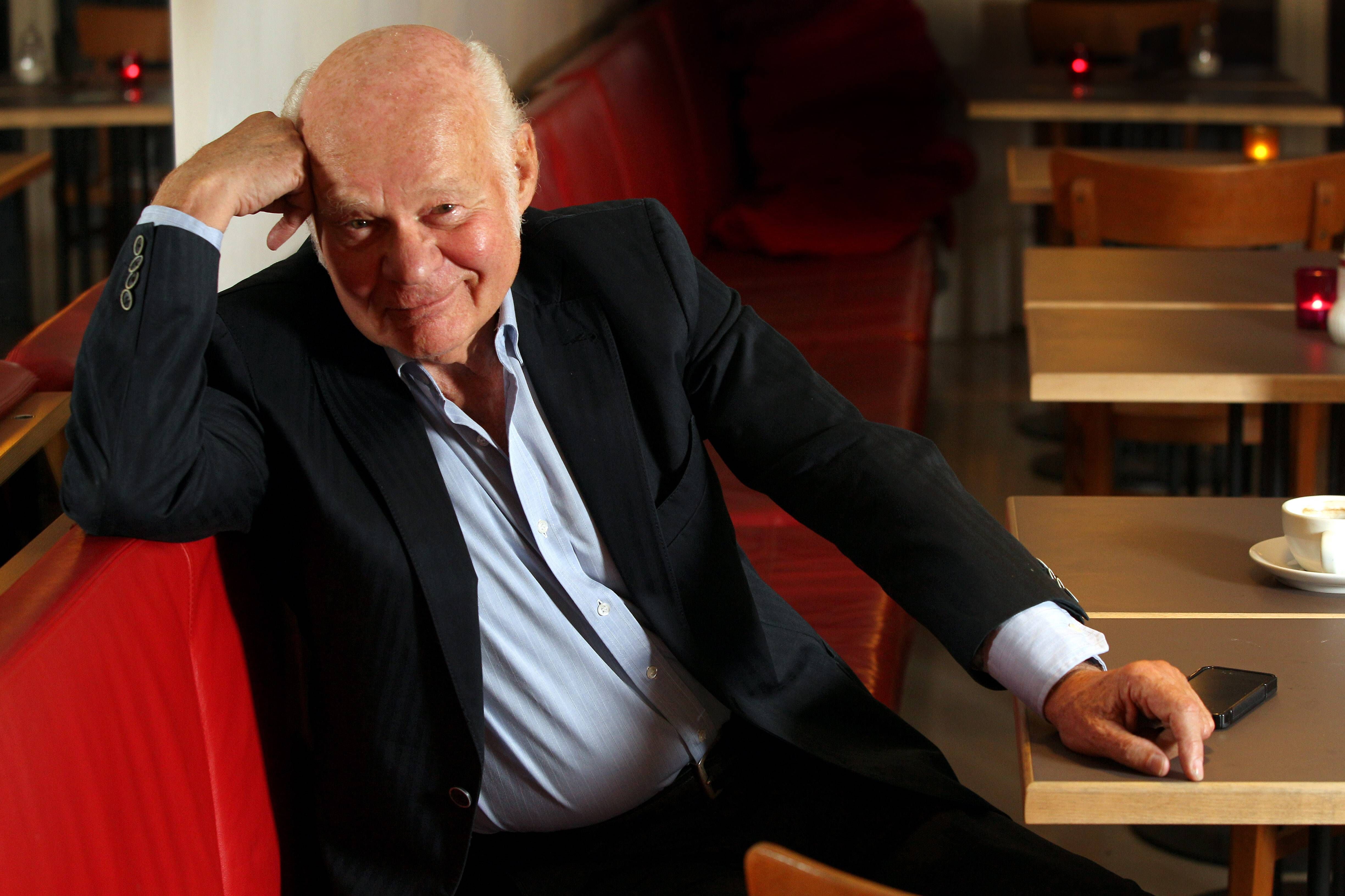 Der große Ralf Wolter ist tot! Als Sam Hawkens wurde der Berliner Schauspieler in Karl-May-Filmen weltberühmt