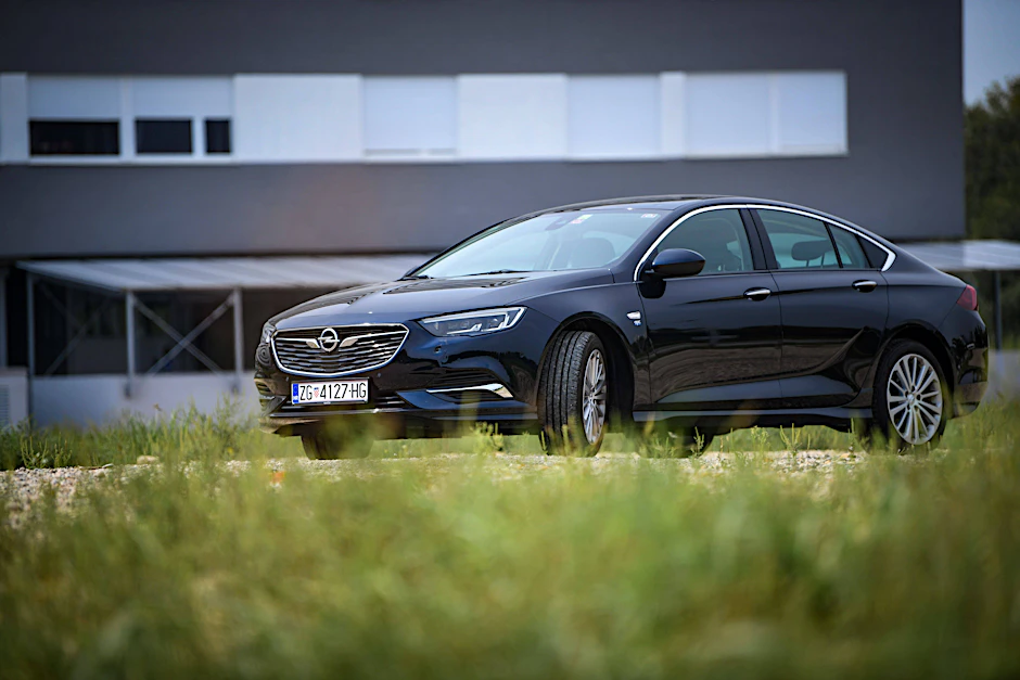 Opel ruft Insignias zurück: In Deutschland sind rund 67.000 Fahrzeuge betroffen.