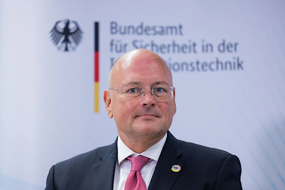 ARCHIV - Es gibt Berichte, dass Bundesinnenministerin Faeser  BSI-Chef Schönbohm abberufen will.  