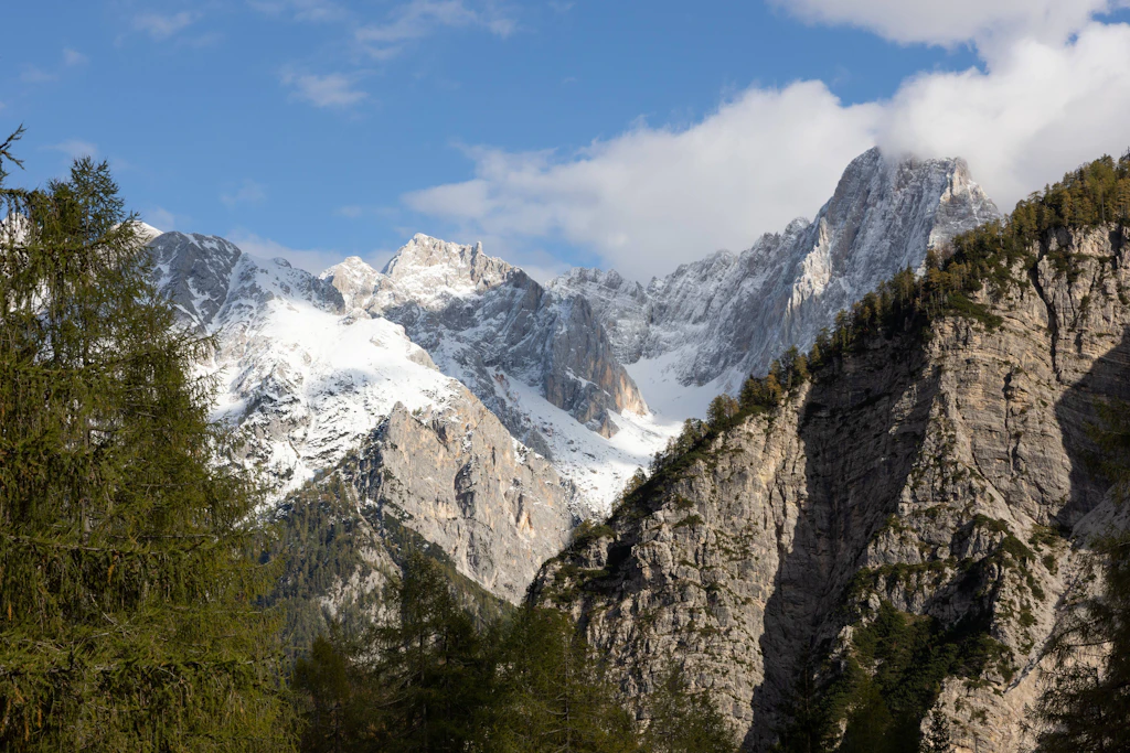 Überraschendes Slowenien: Die Alpen, die Bären und die Massengräber