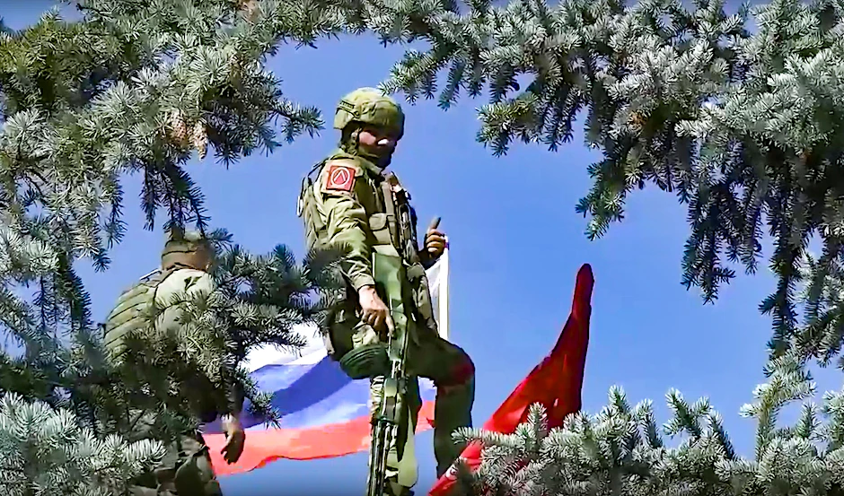 Russische Soldaten seilen sich bei einem Einsatz ab (Symbolbild).&nbsp;