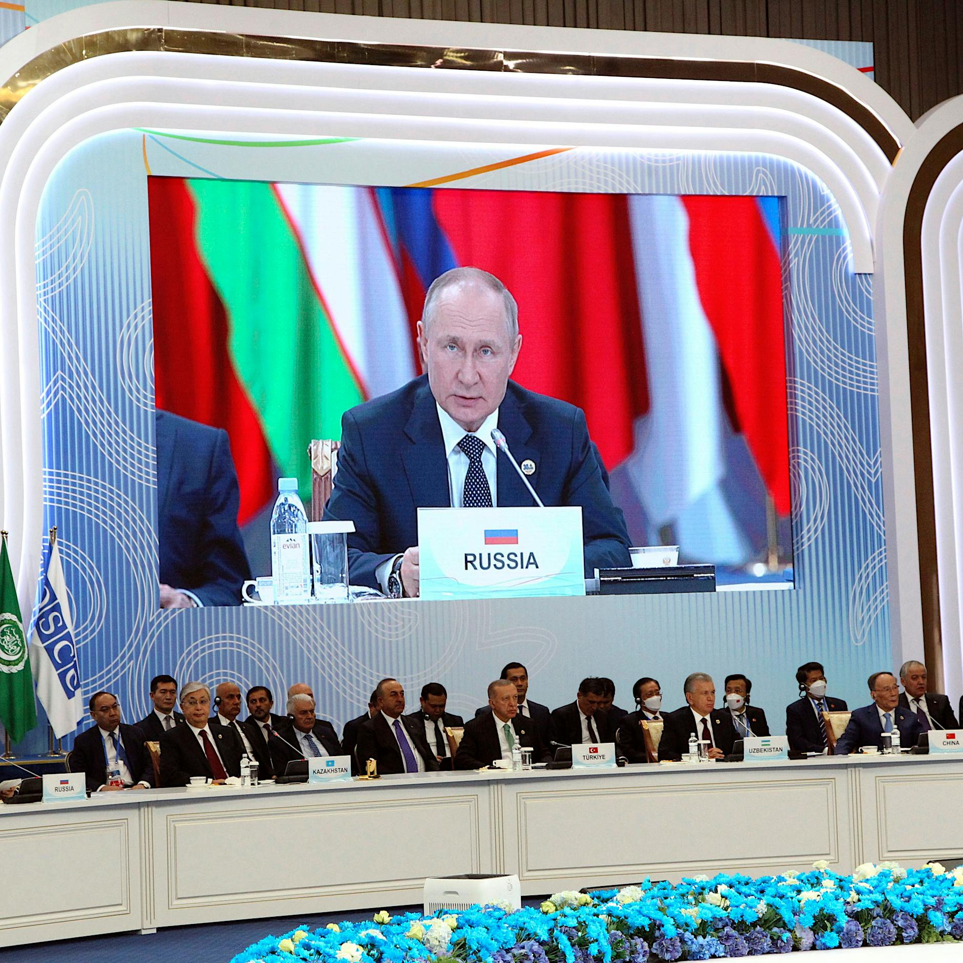 Wladimir Putins Stippvisite in Kasachstan: Er wird belehrt, isoliert und verliert immer mehr Einfluss