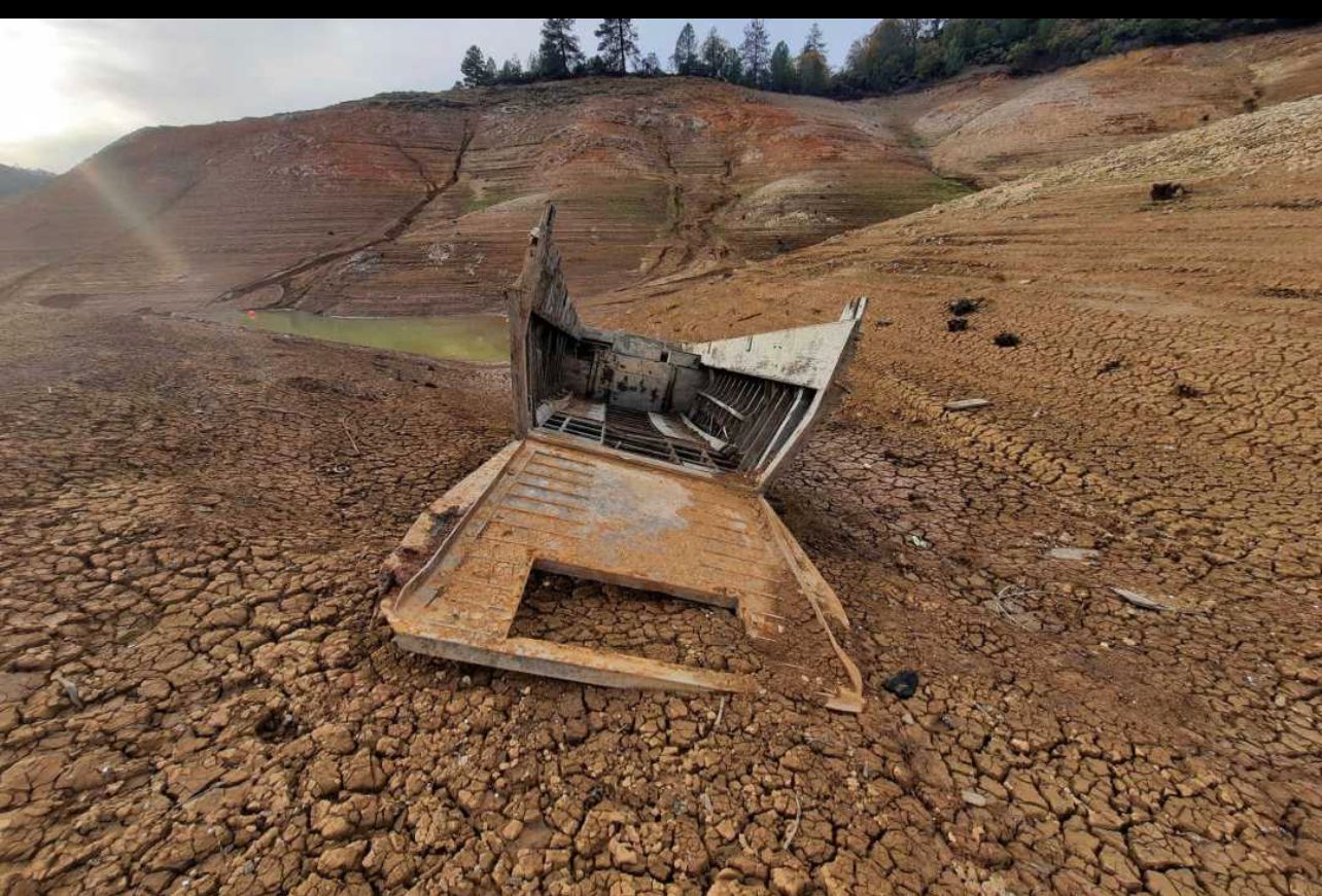 Image - Wie landete ein „Geisterschiff“ aus dem Zweiten Weltkrieg in einem ausgetrockneten See in Kalifornien?