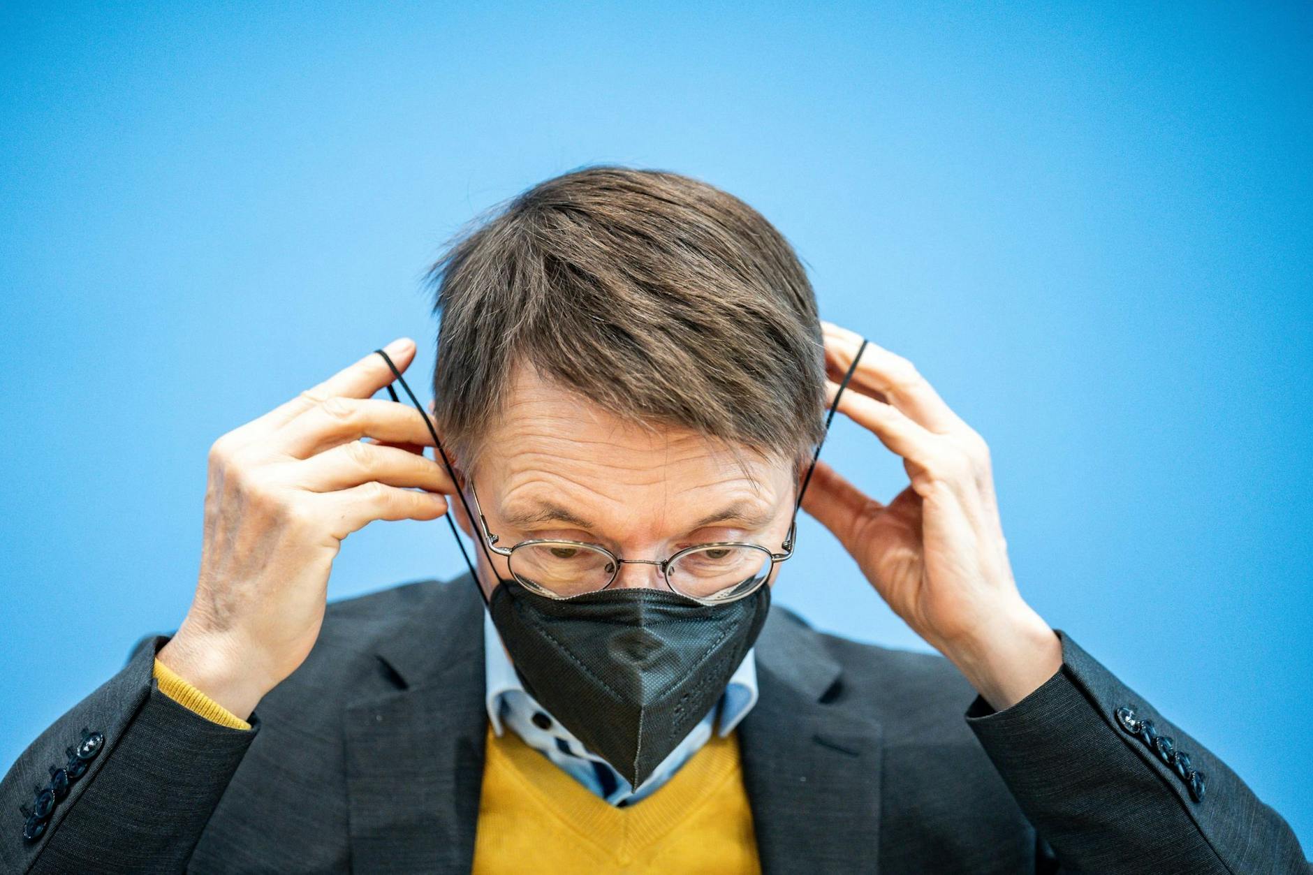 Gesundheitsminister Karl Lauterbach (SPD) lehnt eine Rückkehr zu kostenlosen Corona-Tests ab.